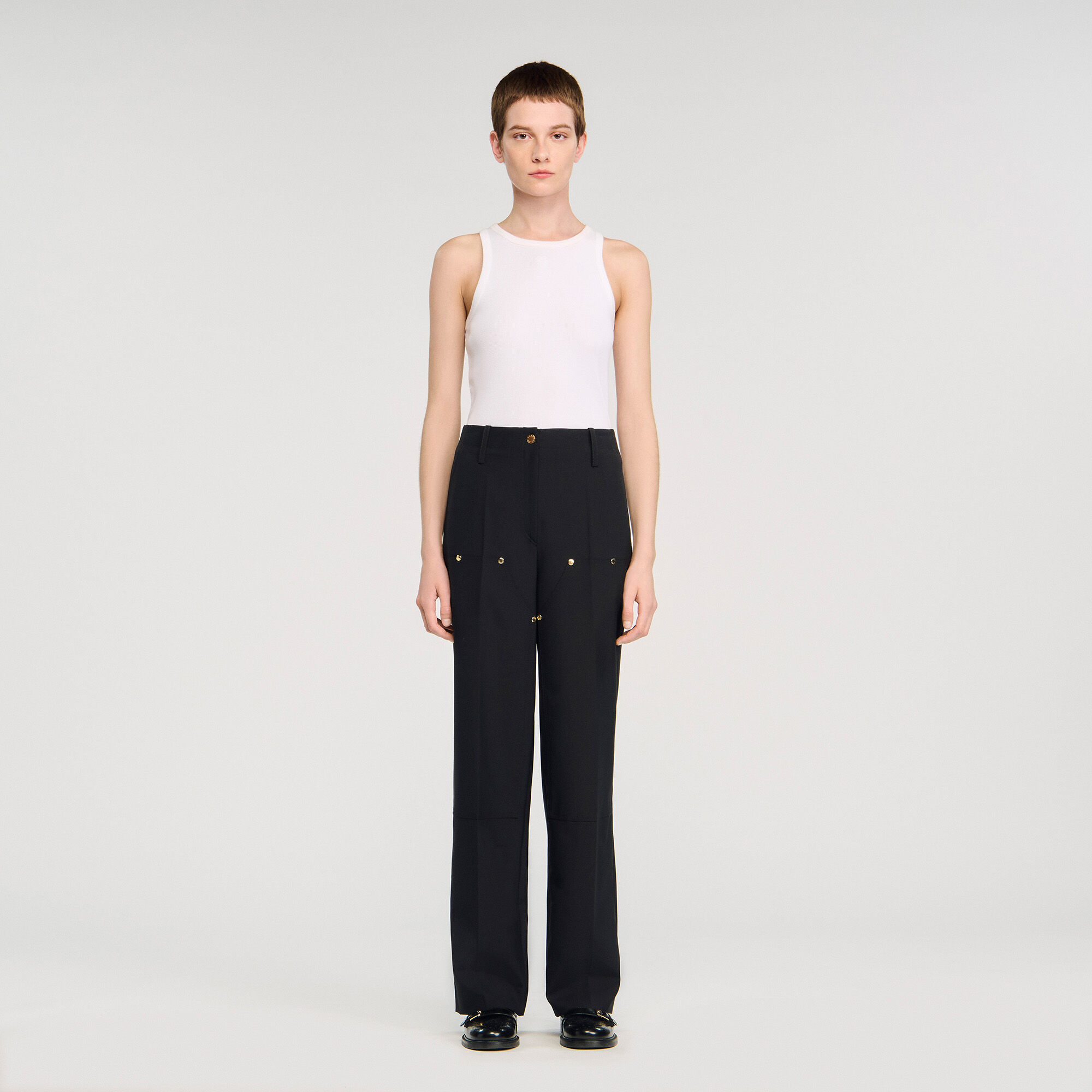Lichte broek met klinknagels