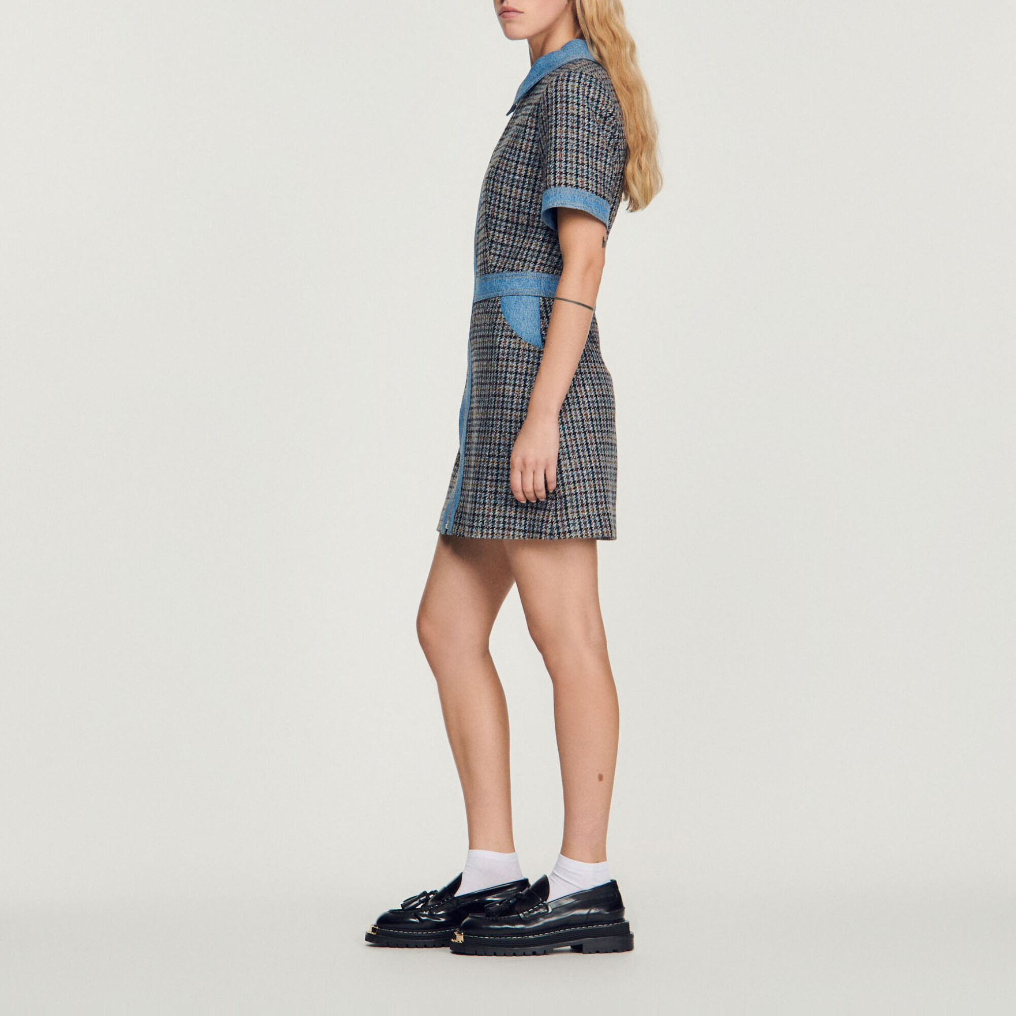 Korte jurk van tweed en denim