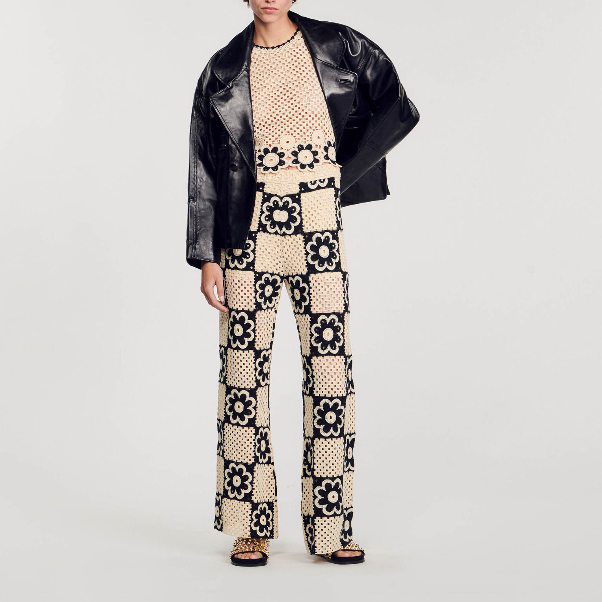 Pantalon van haakwerk