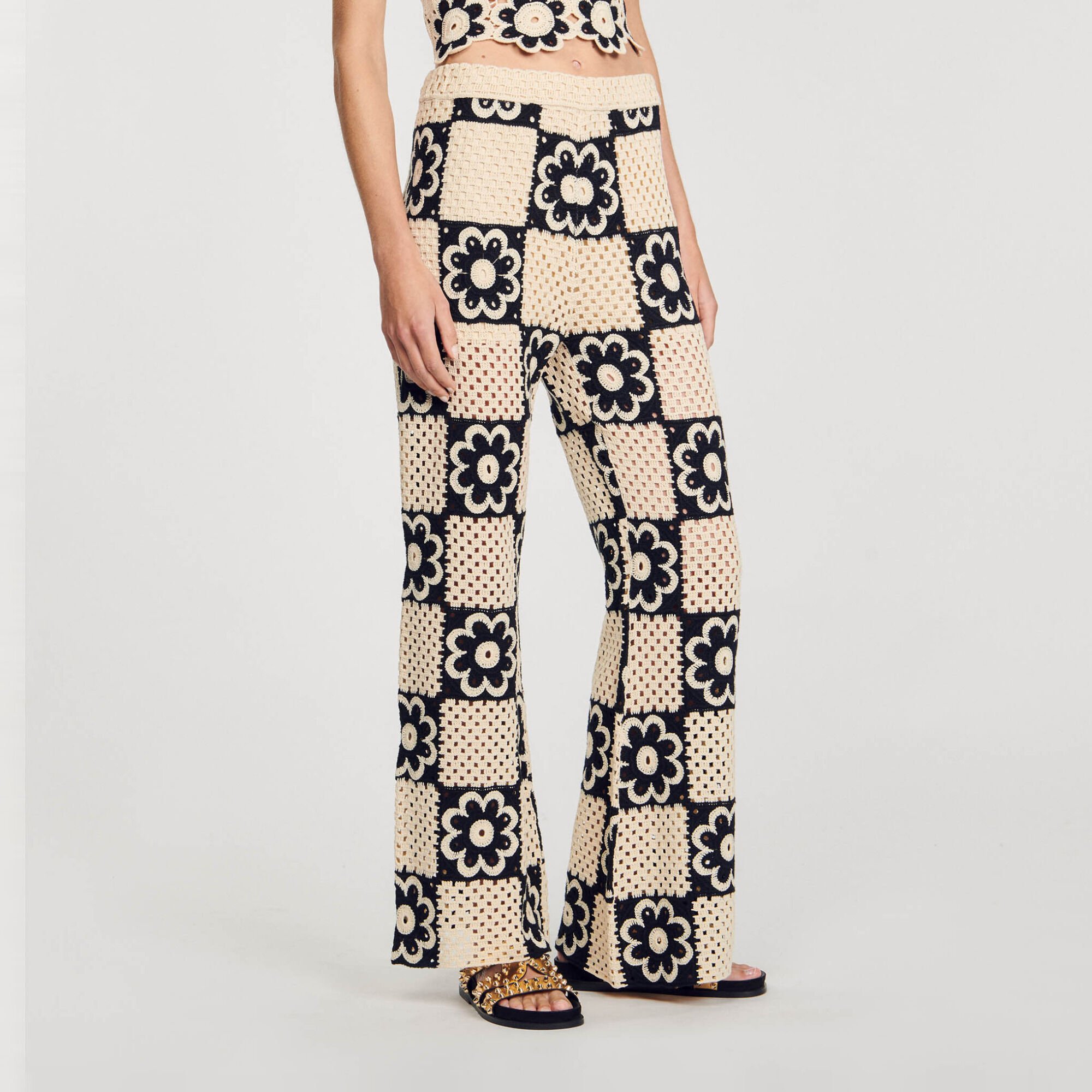 Pantalon van haakwerk