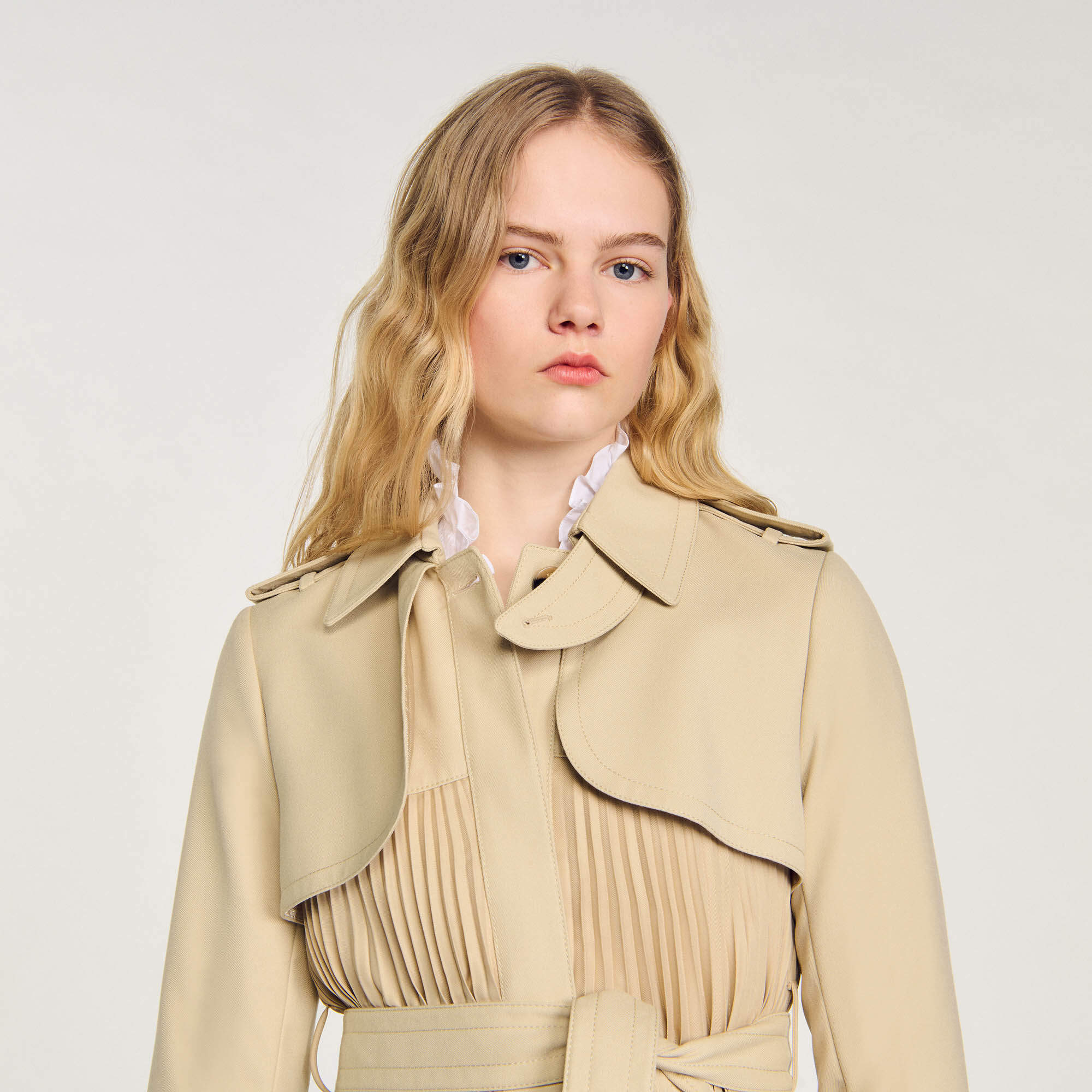 Plissé trenchcoat met riem