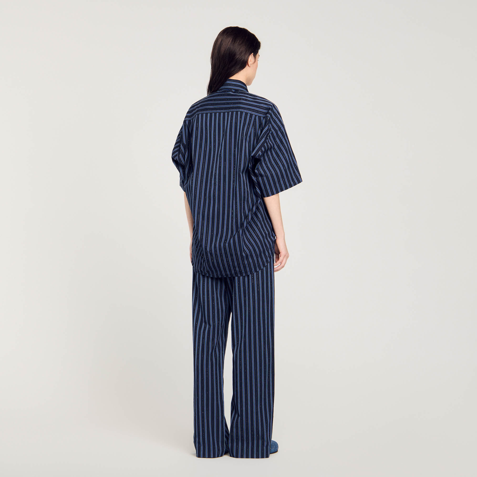 Overhemdblouse met stras en stropdas