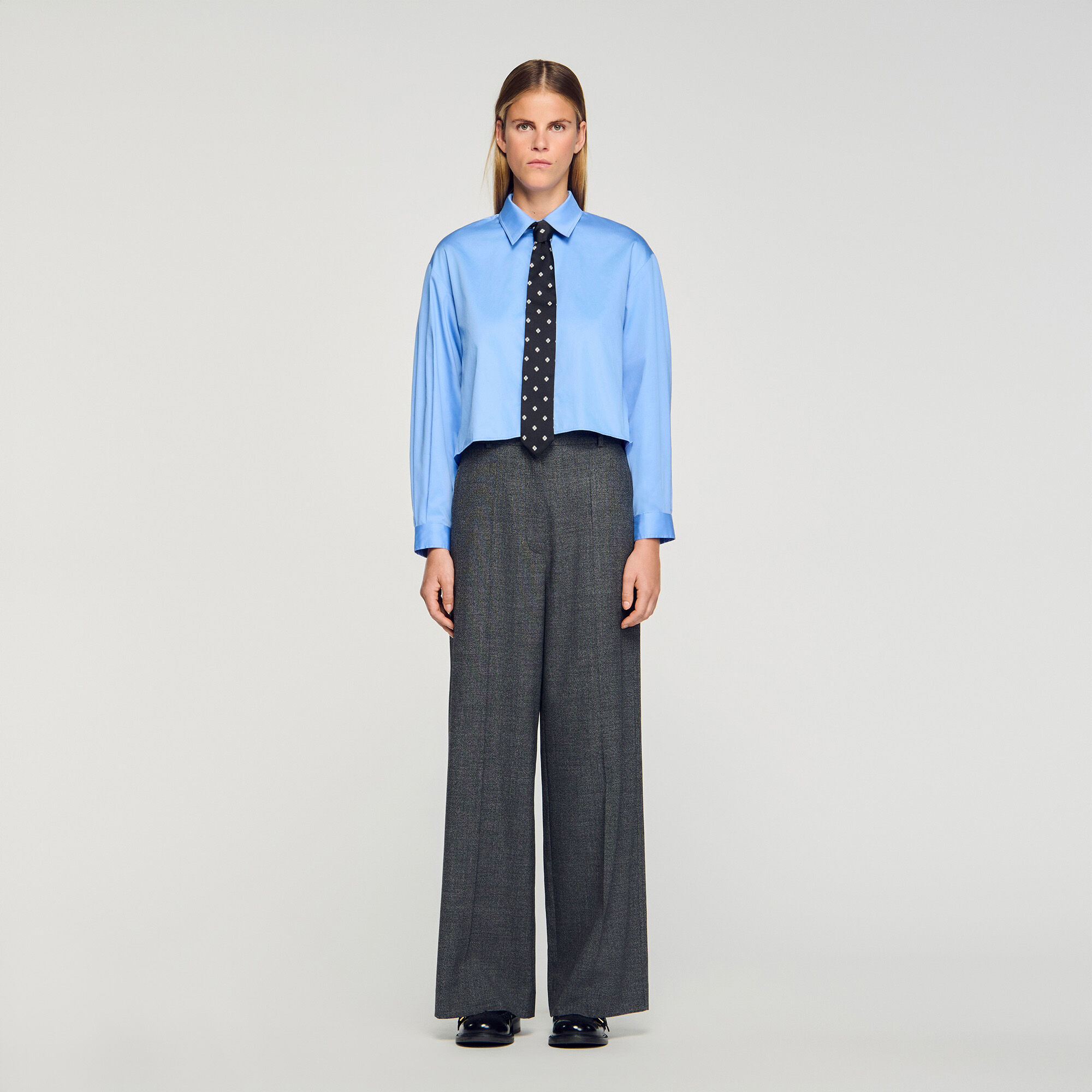 Rechte en wijde pantalon