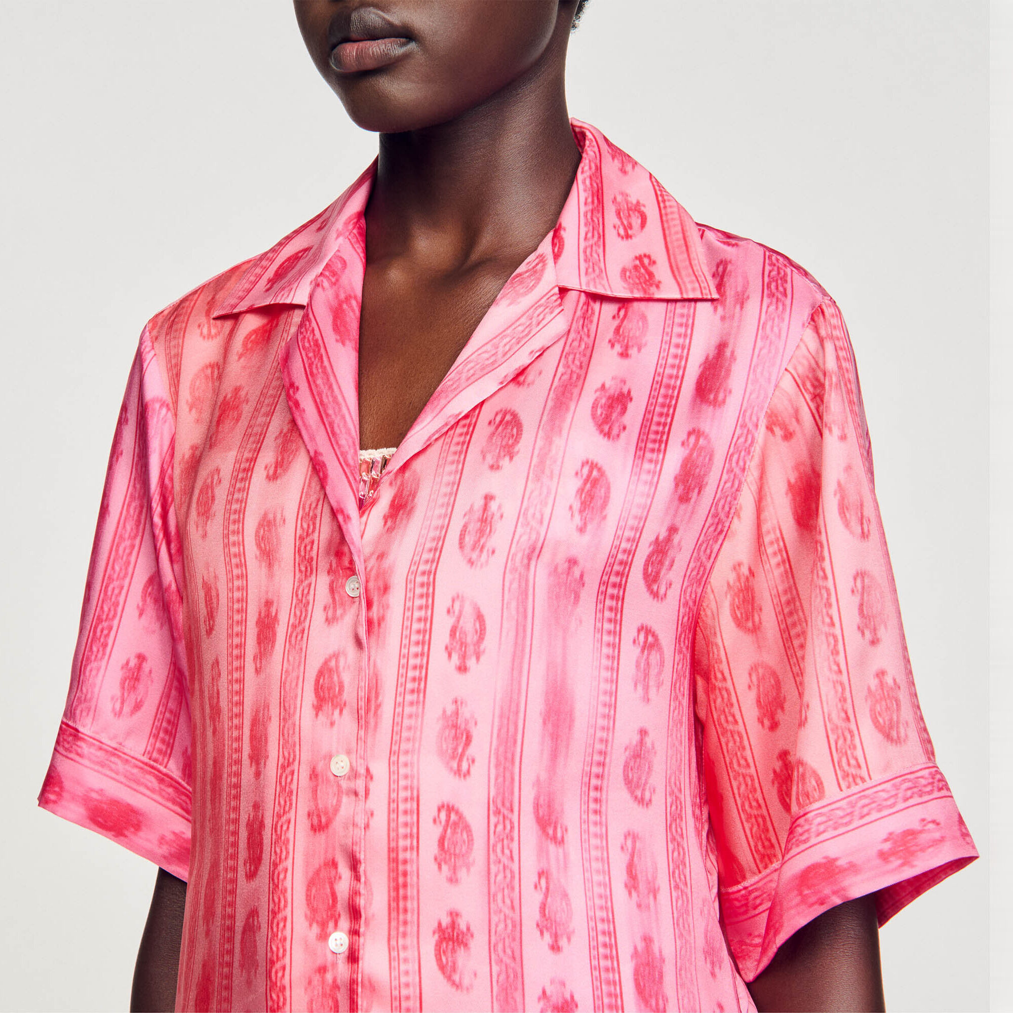 Overhemdblouse met paisleyprint