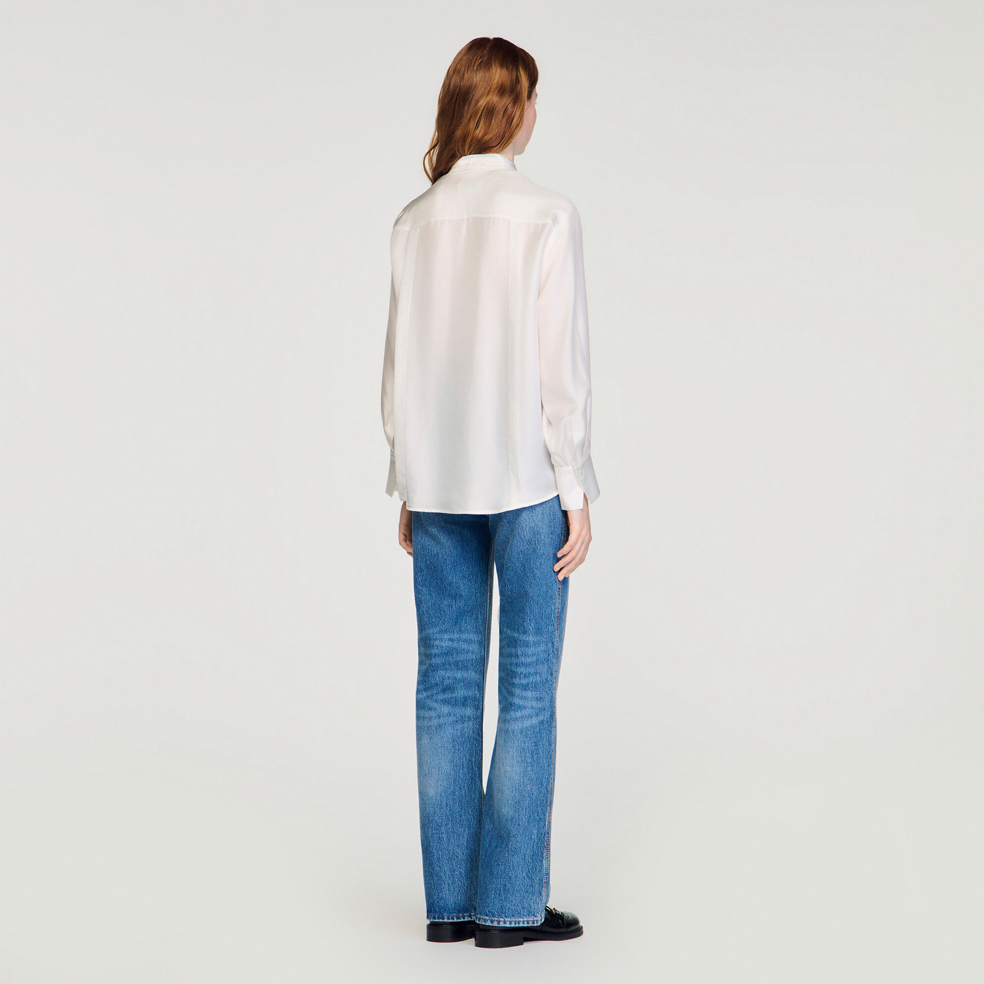 Zijden blouse met lavalli&egrave;re