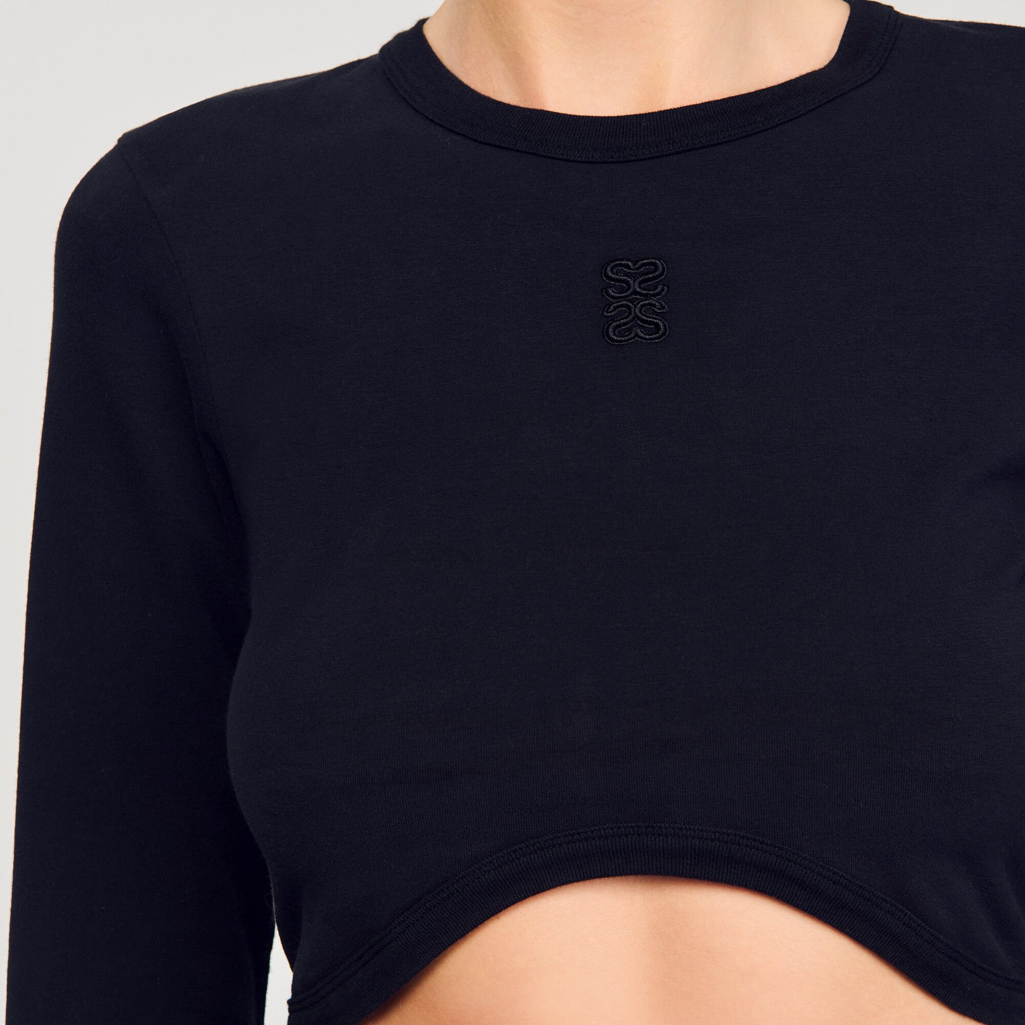 Kort T-shirt met borduurwerk