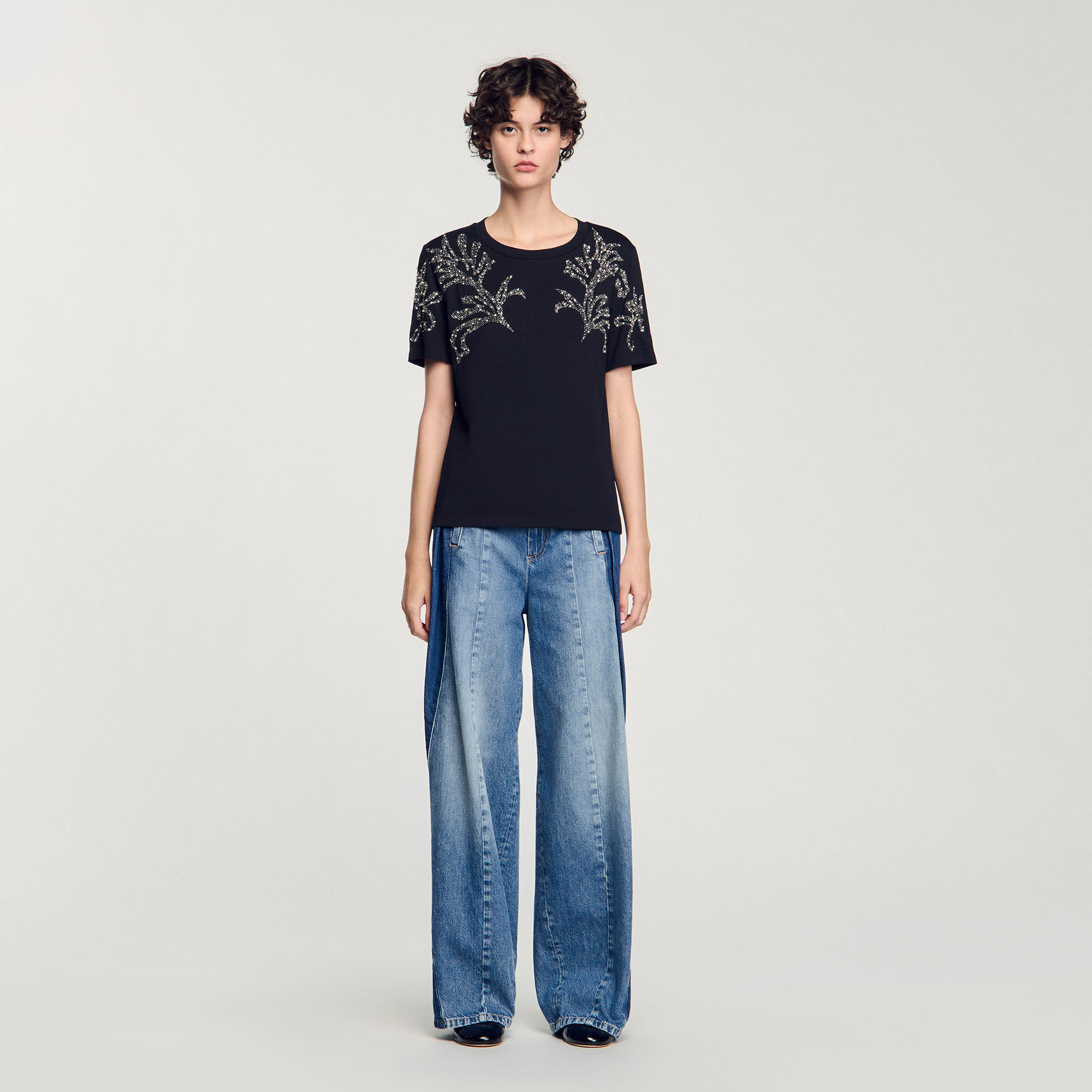 T-shirt met geborduurde details