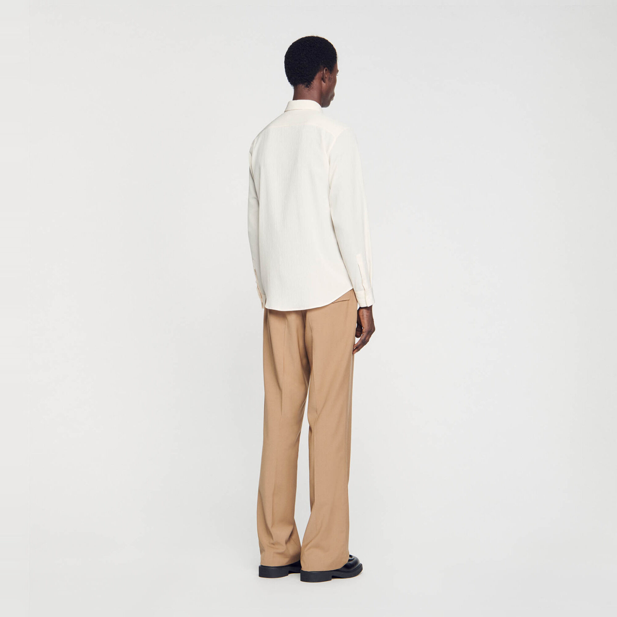 Soepel geplooid overhemd