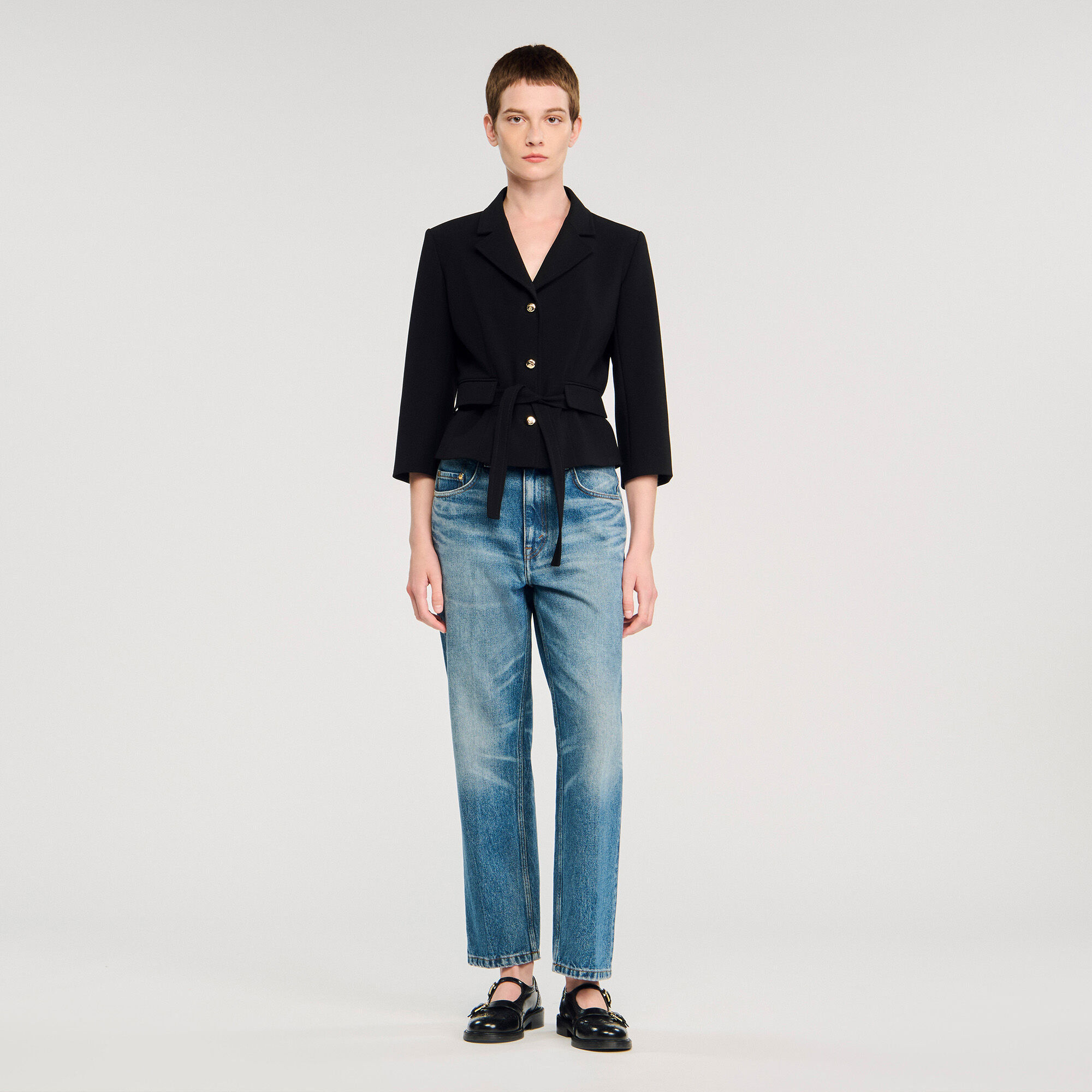 Korte getailleerde blazer