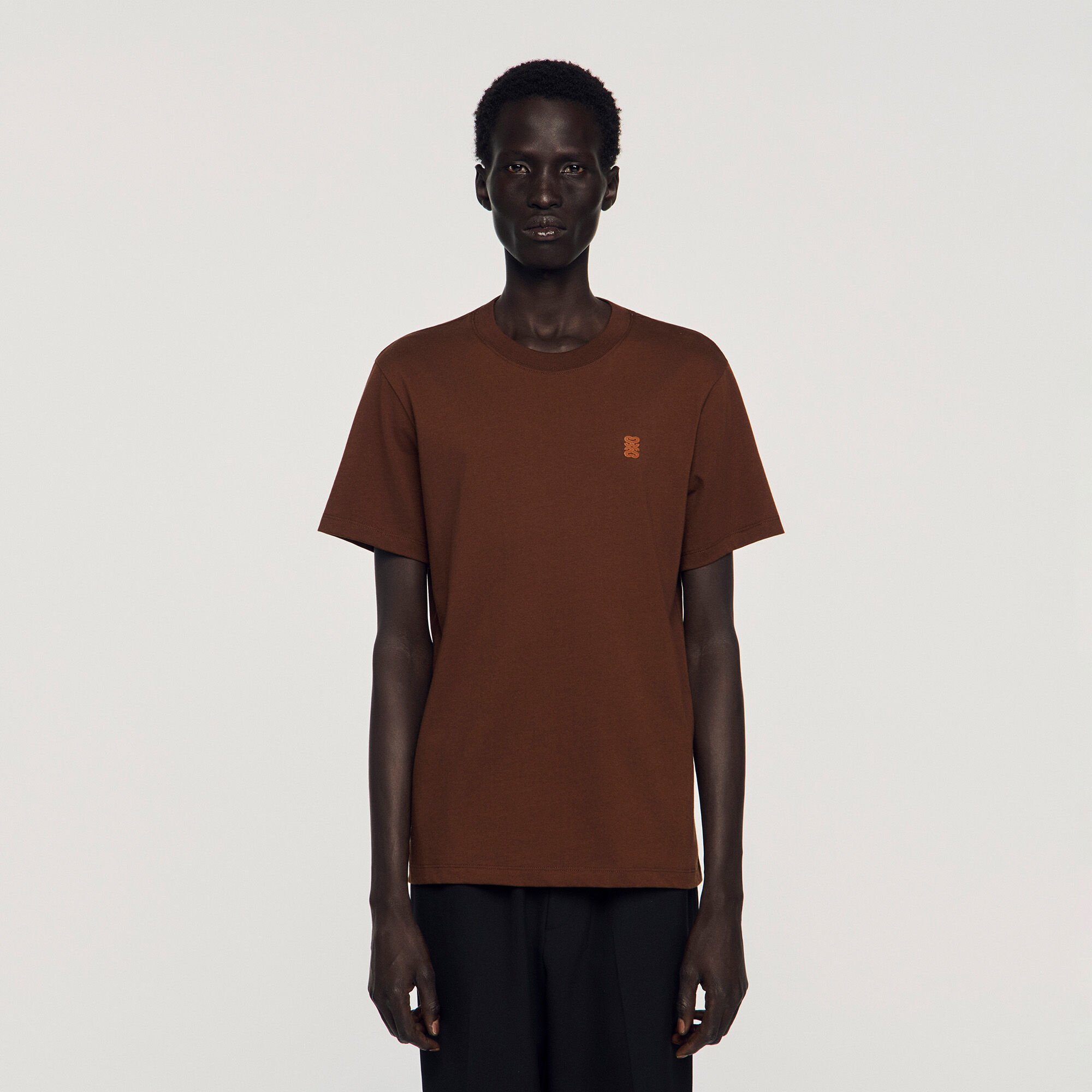 T-shirt met leren logo