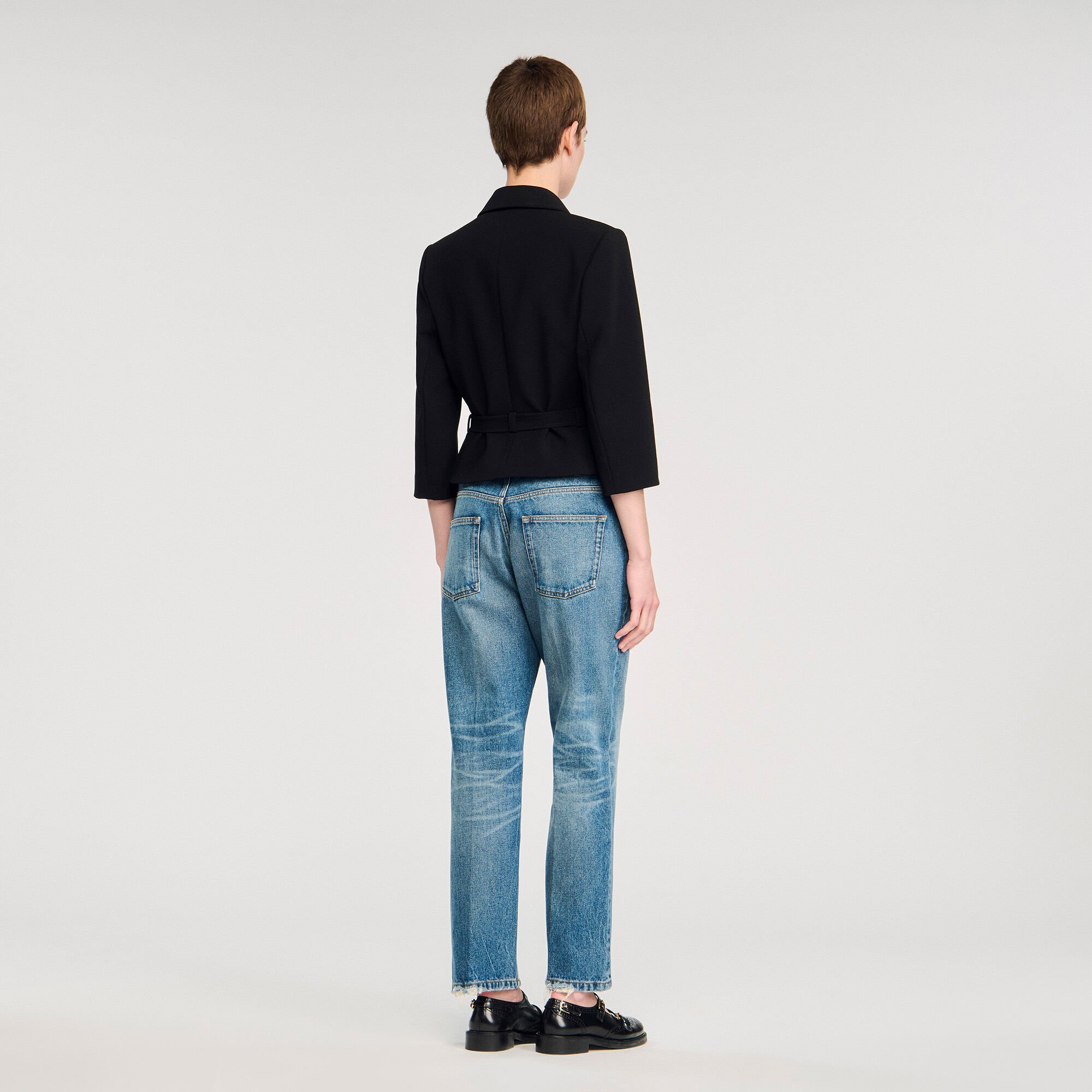 Korte getailleerde blazer