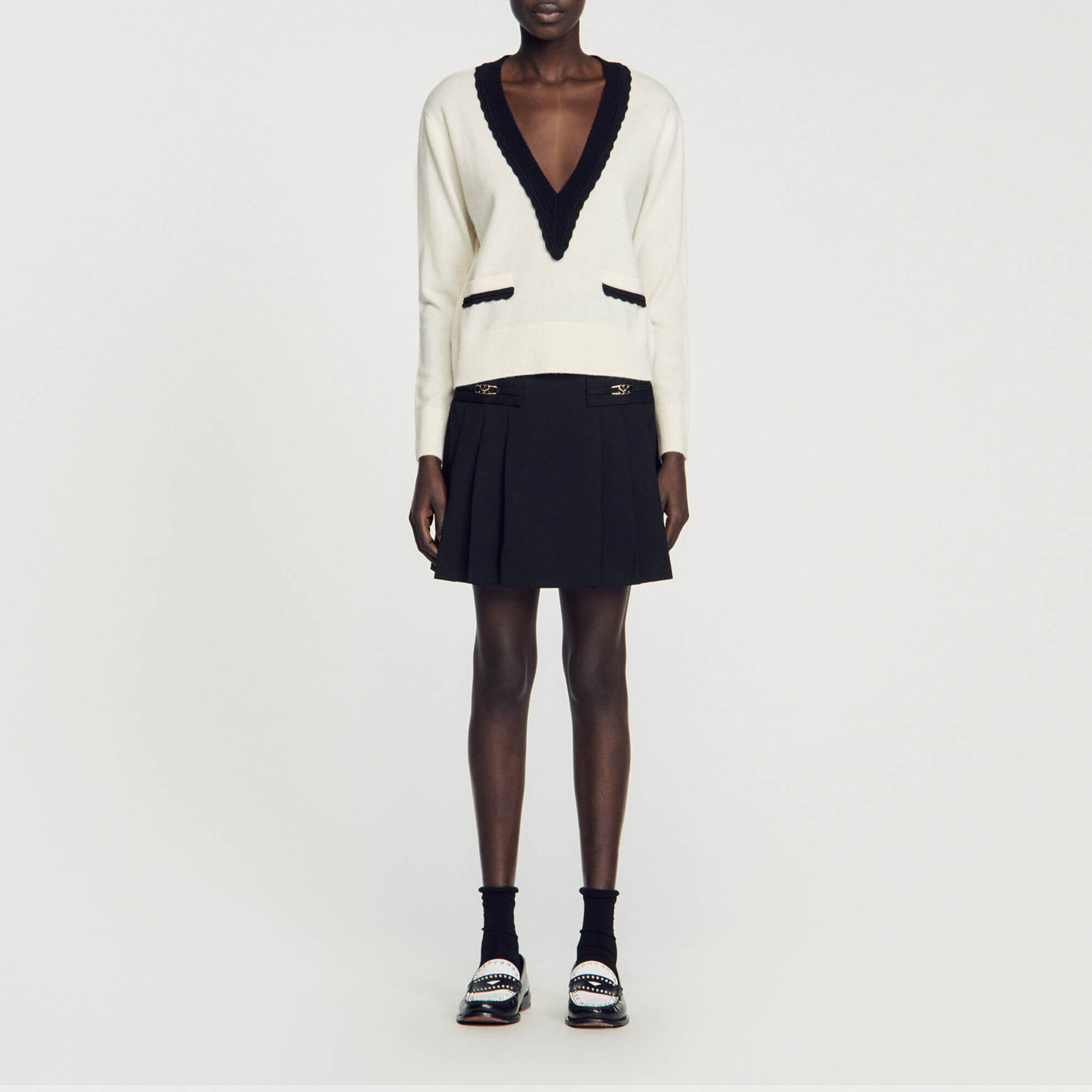 Tweekleurige trui met V-hals