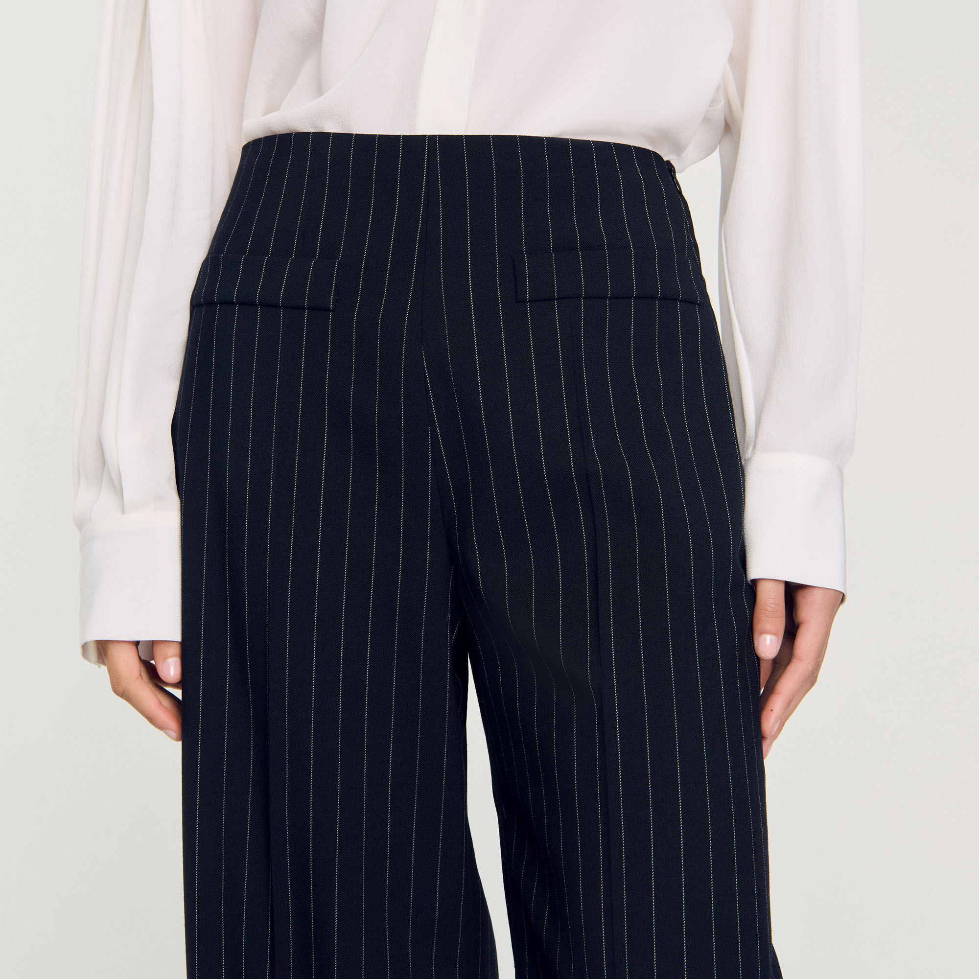 Rechte broek met dunne strepen