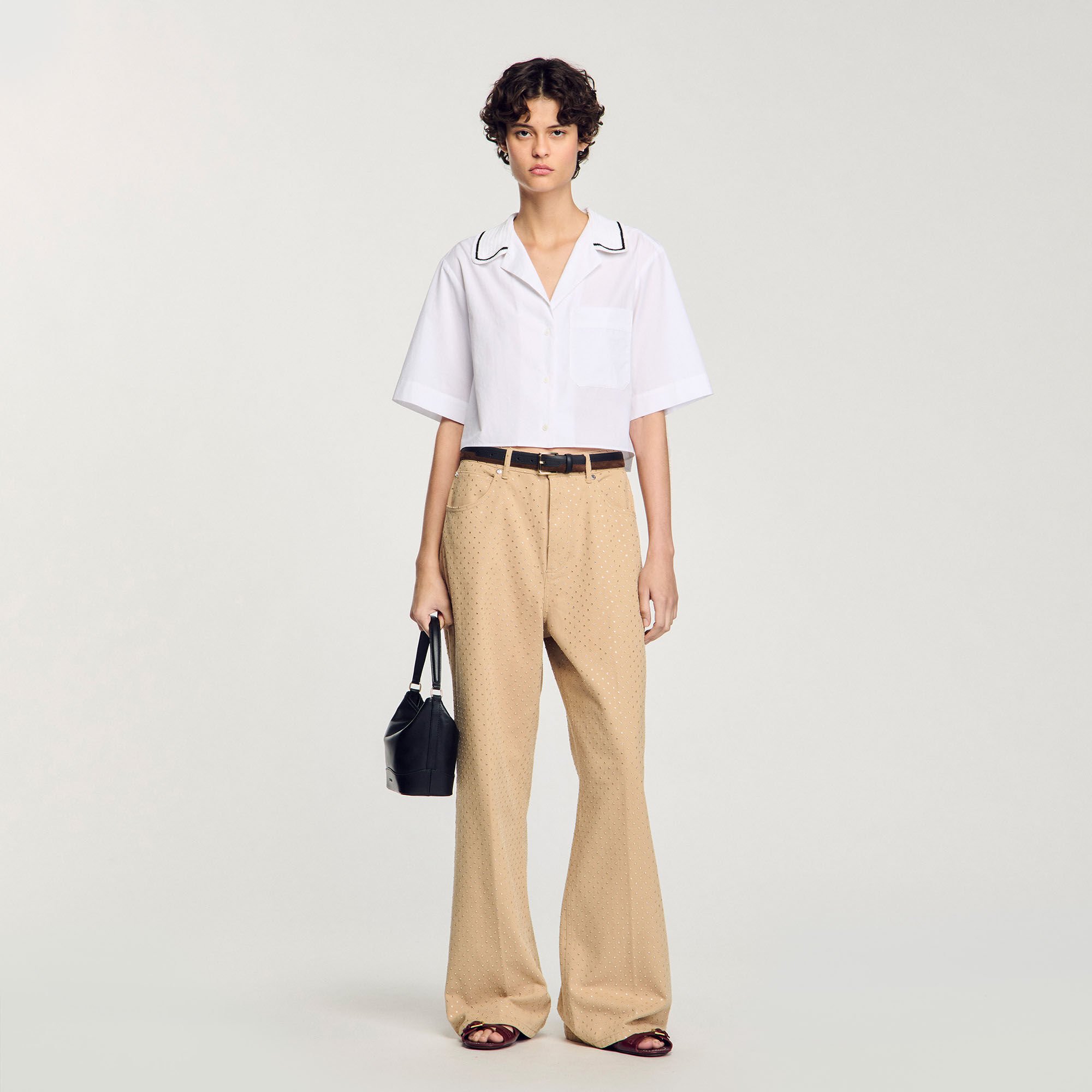 Overhemdblouse met gehaakte kraag