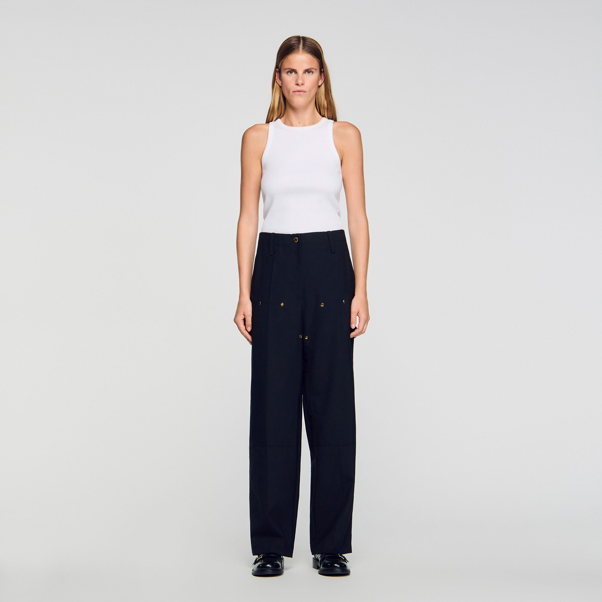 Lichte broek met klinknagels