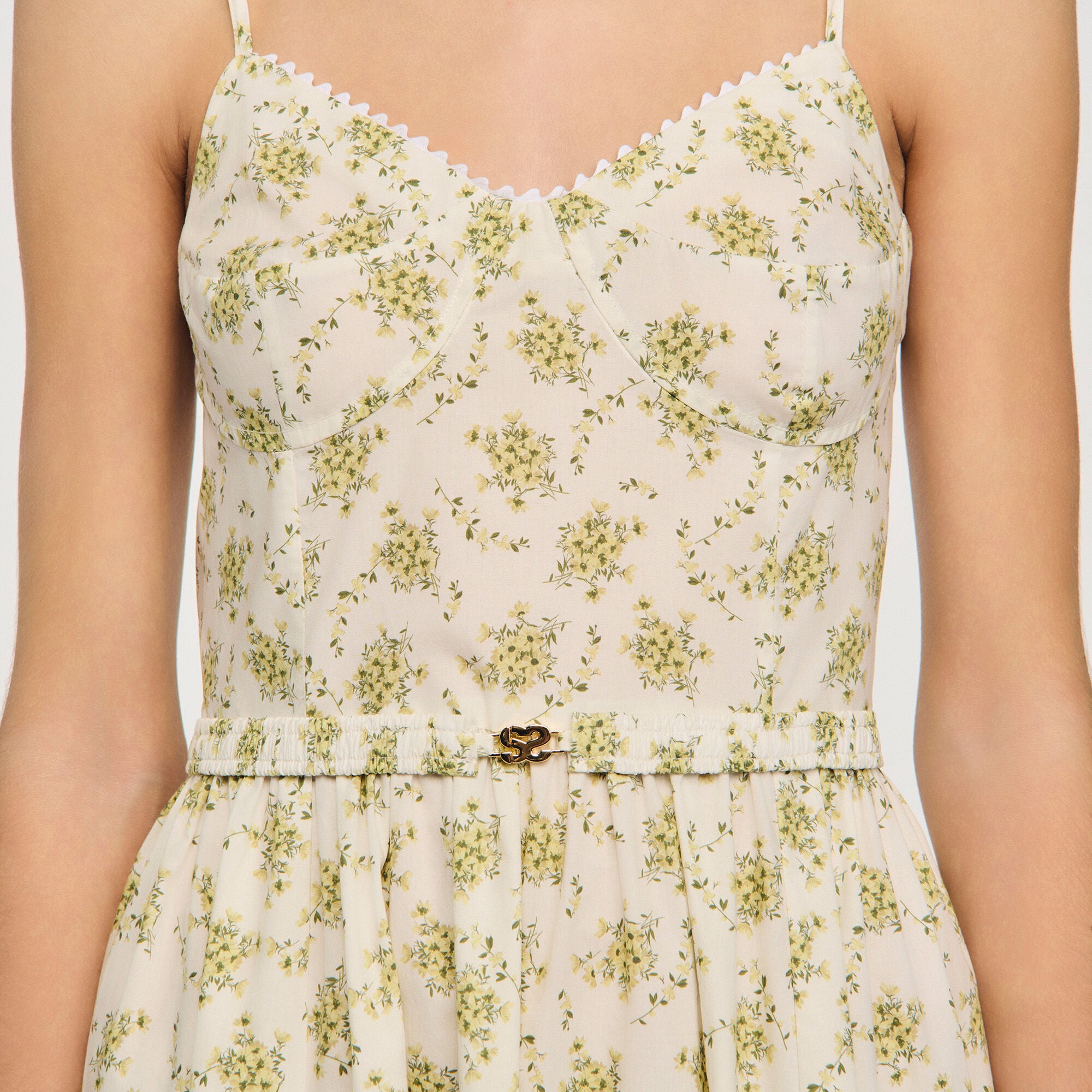 Lange jurk met bloemen en bandjes