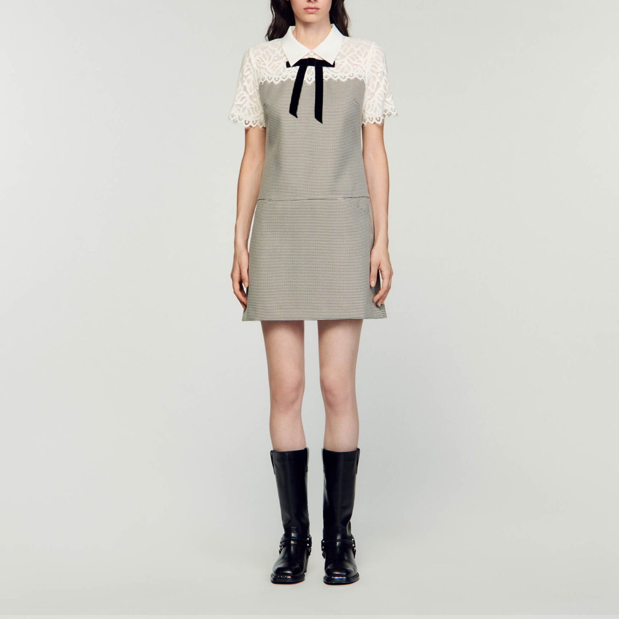 Korte jurk van twee materialen