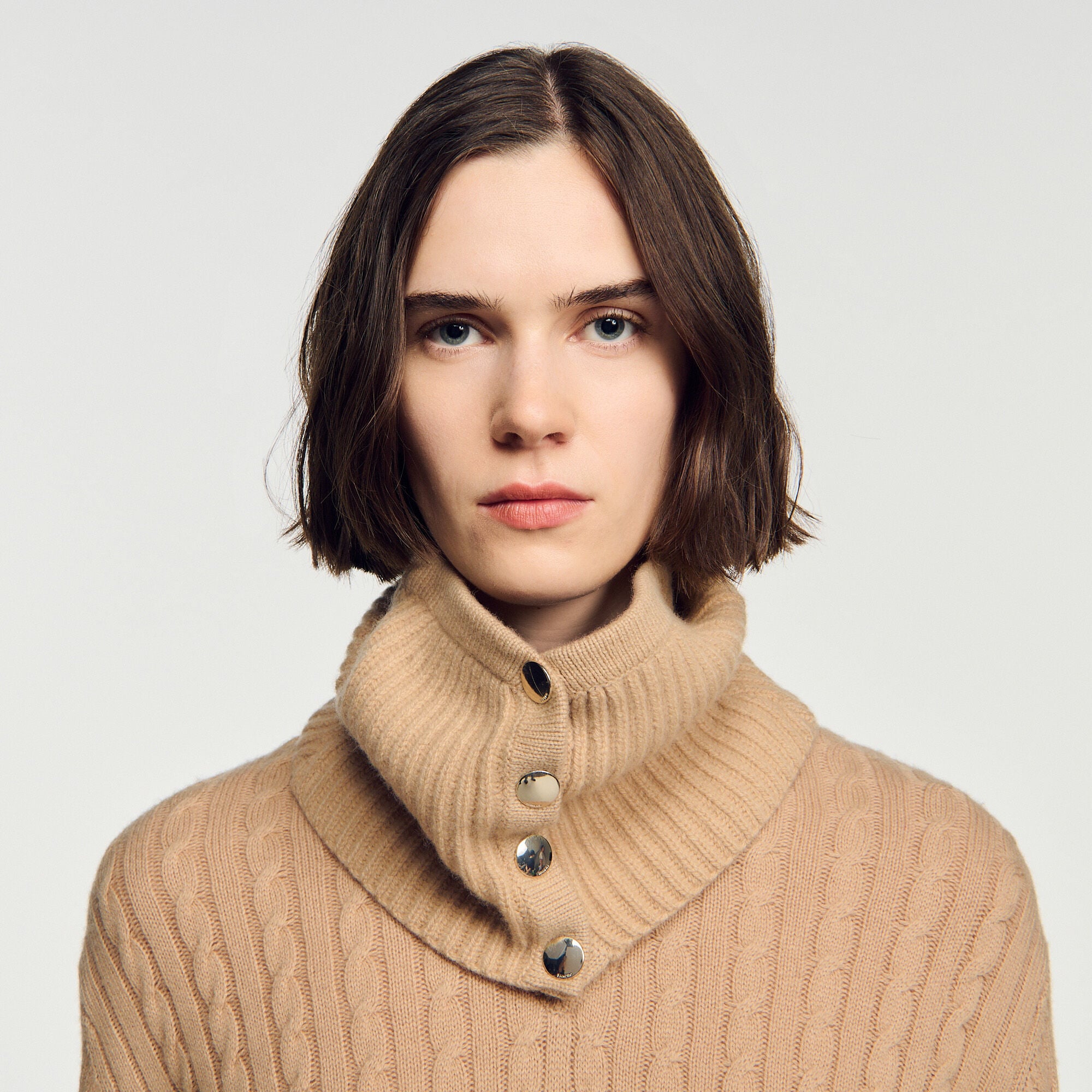 Opstaande kraag met knopen - Vrouw | Sandro