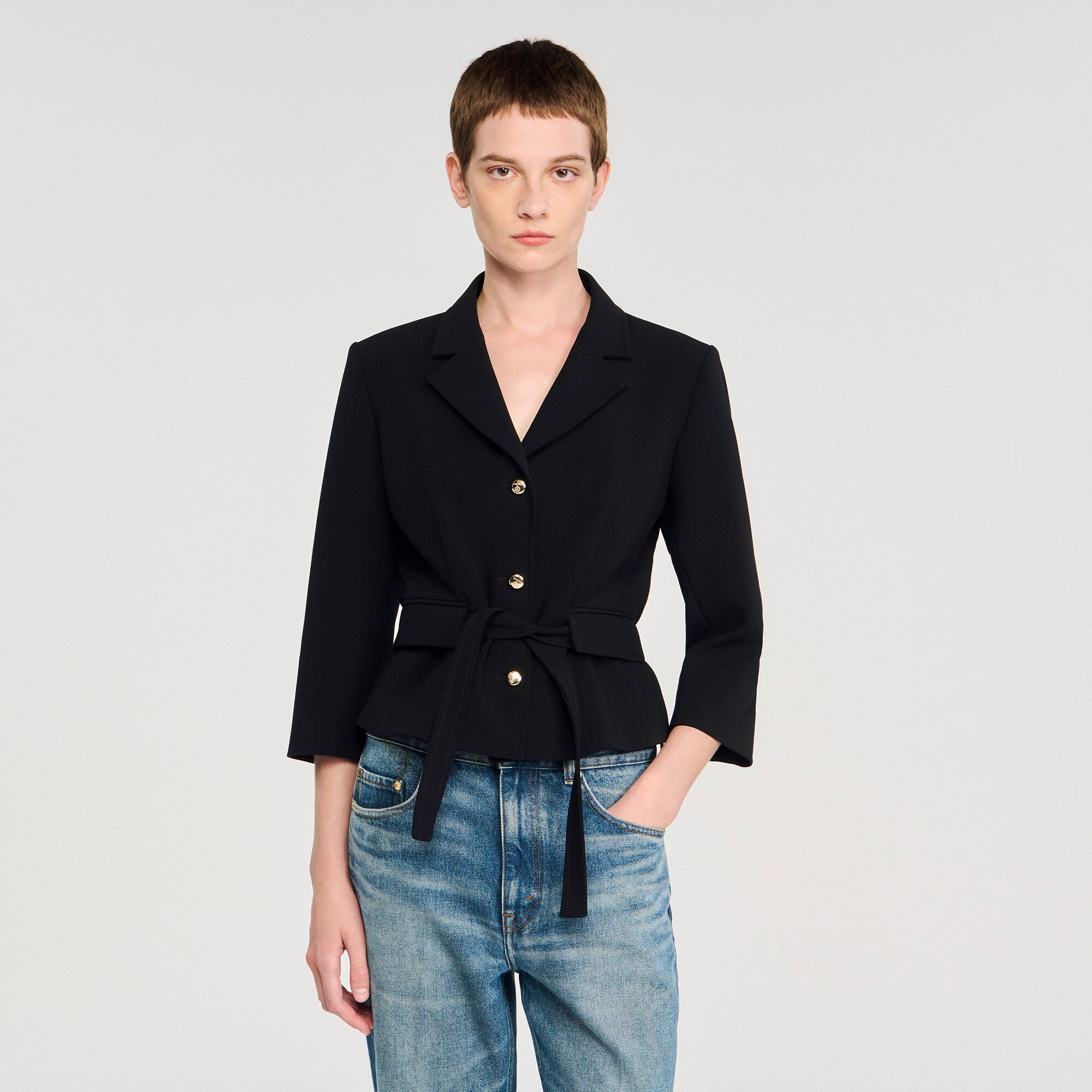 Korte getailleerde blazer