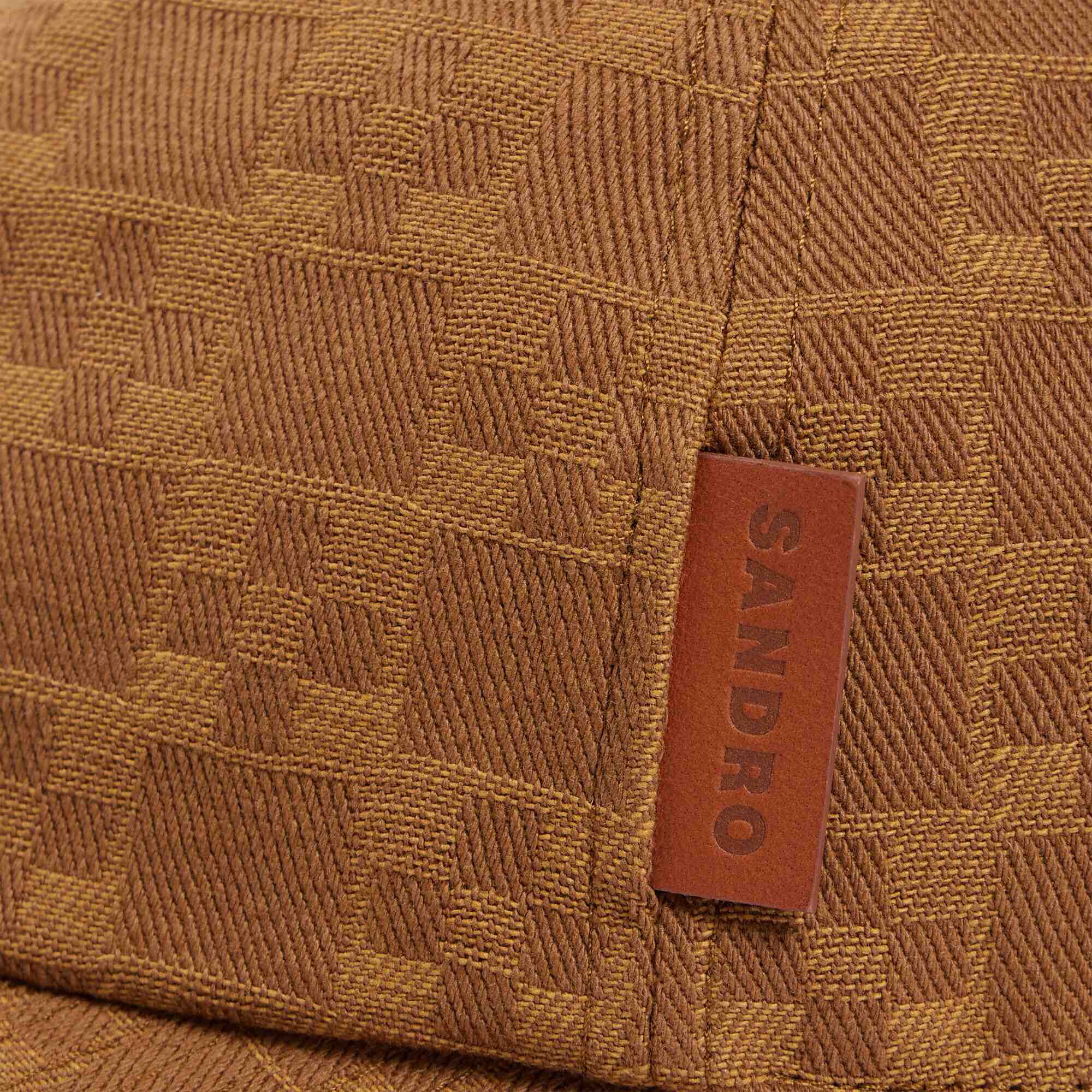 Denim pet met kruispatroon