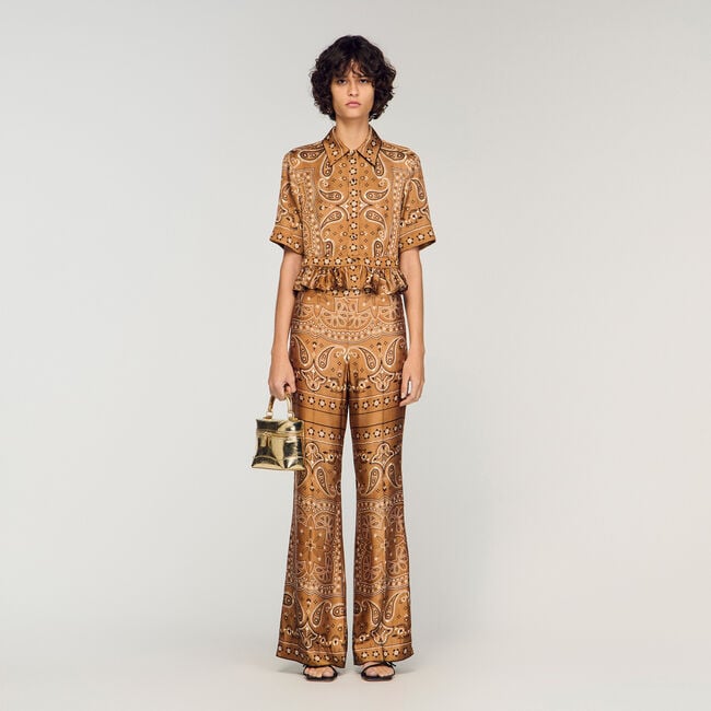 Korte overhemdblouse bandana print