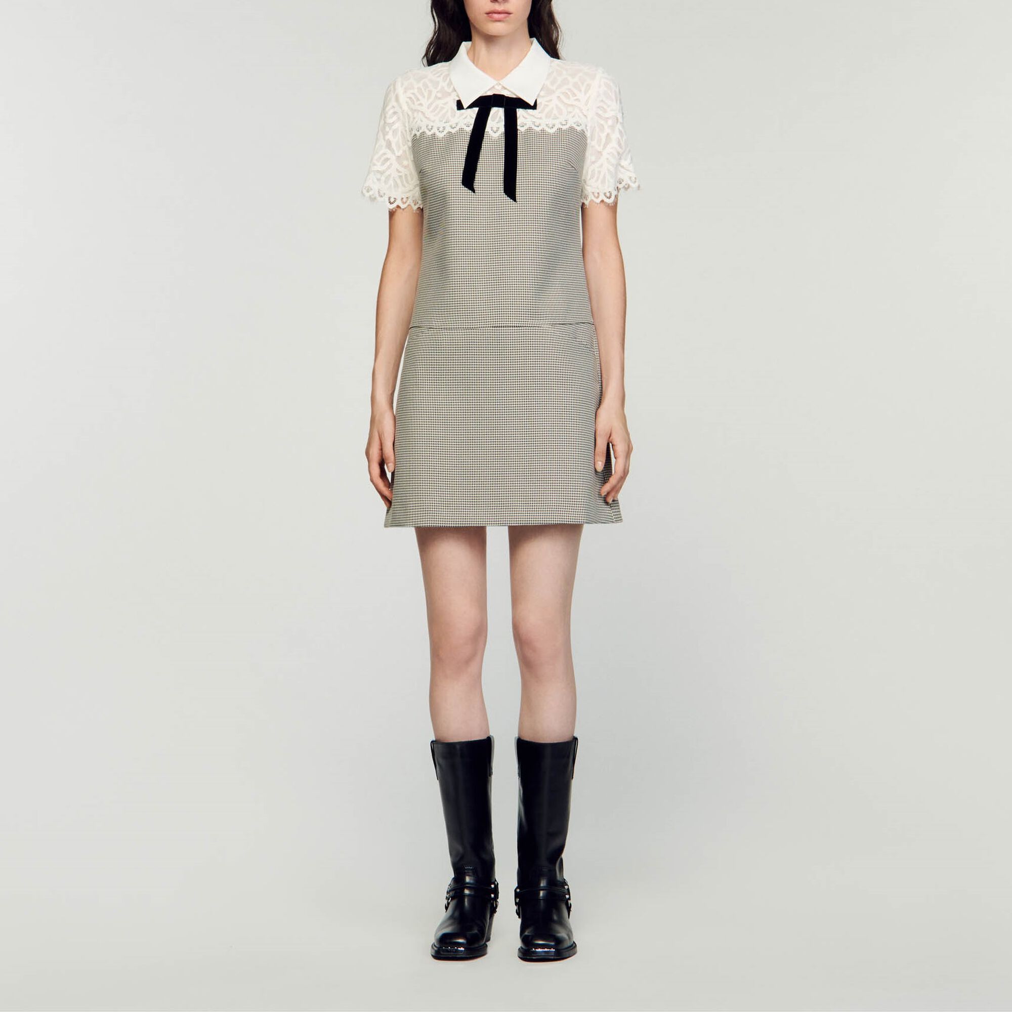 Korte jurk van twee materialen