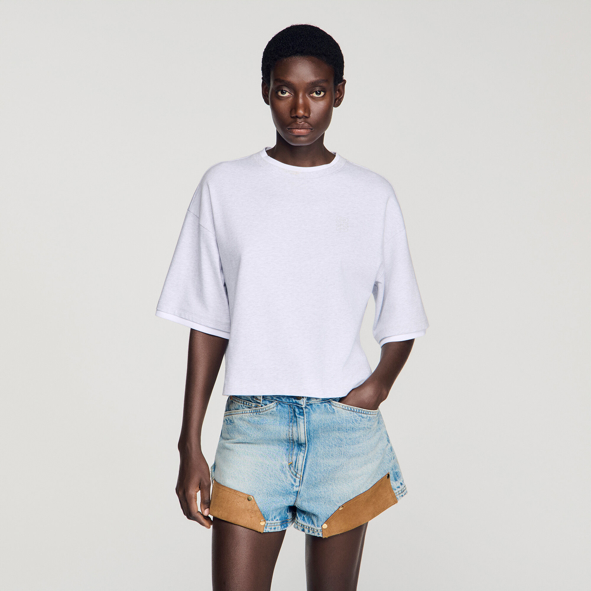 T-shirt met contrastafwerking