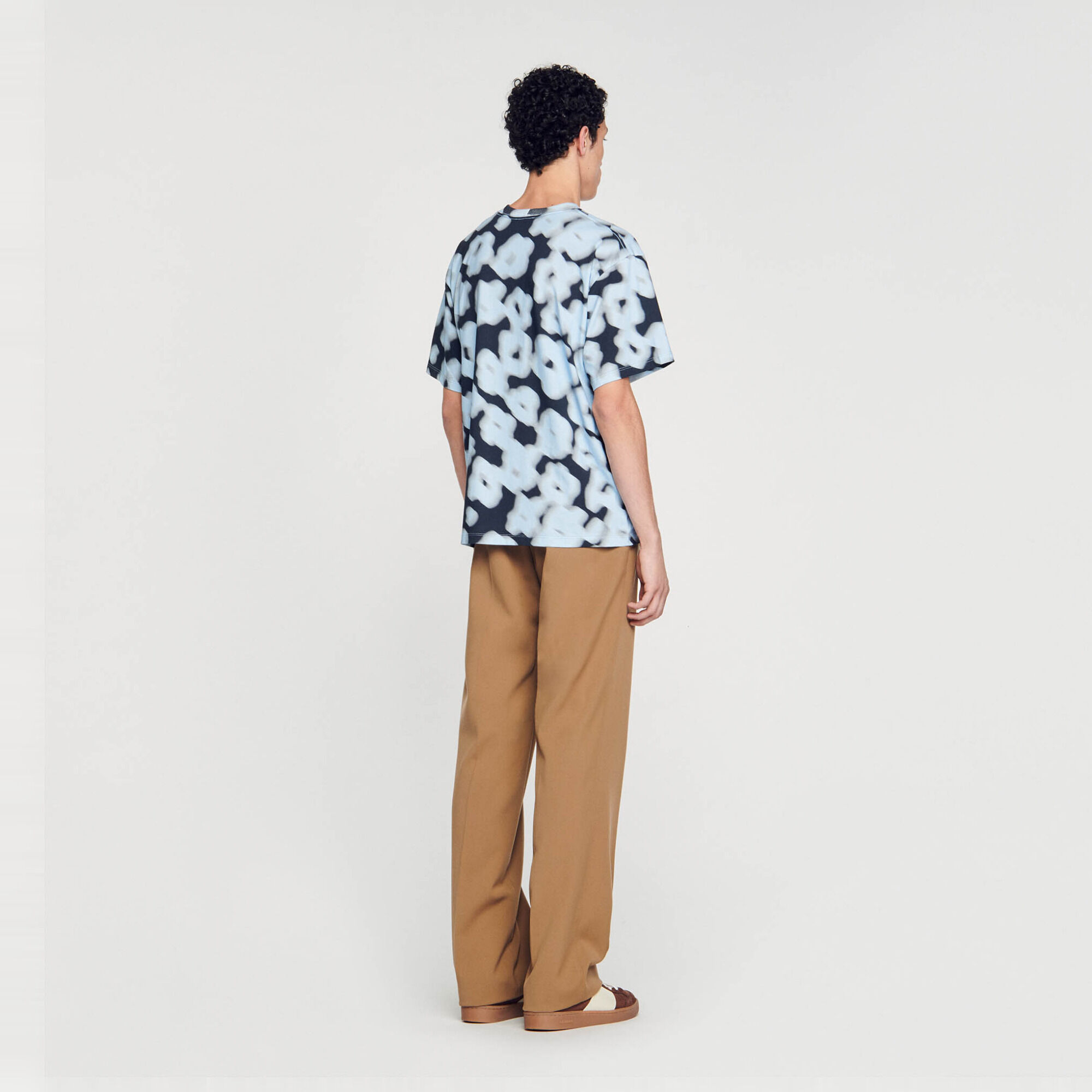 Katoenen T-shirt met zachte bloemenprint - Man | Sandro