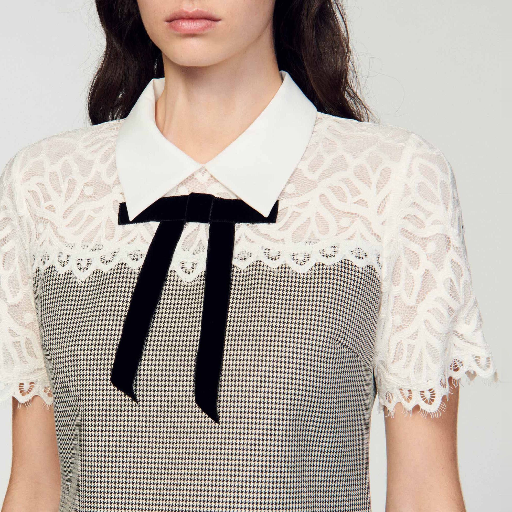 Korte jurk van twee materialen