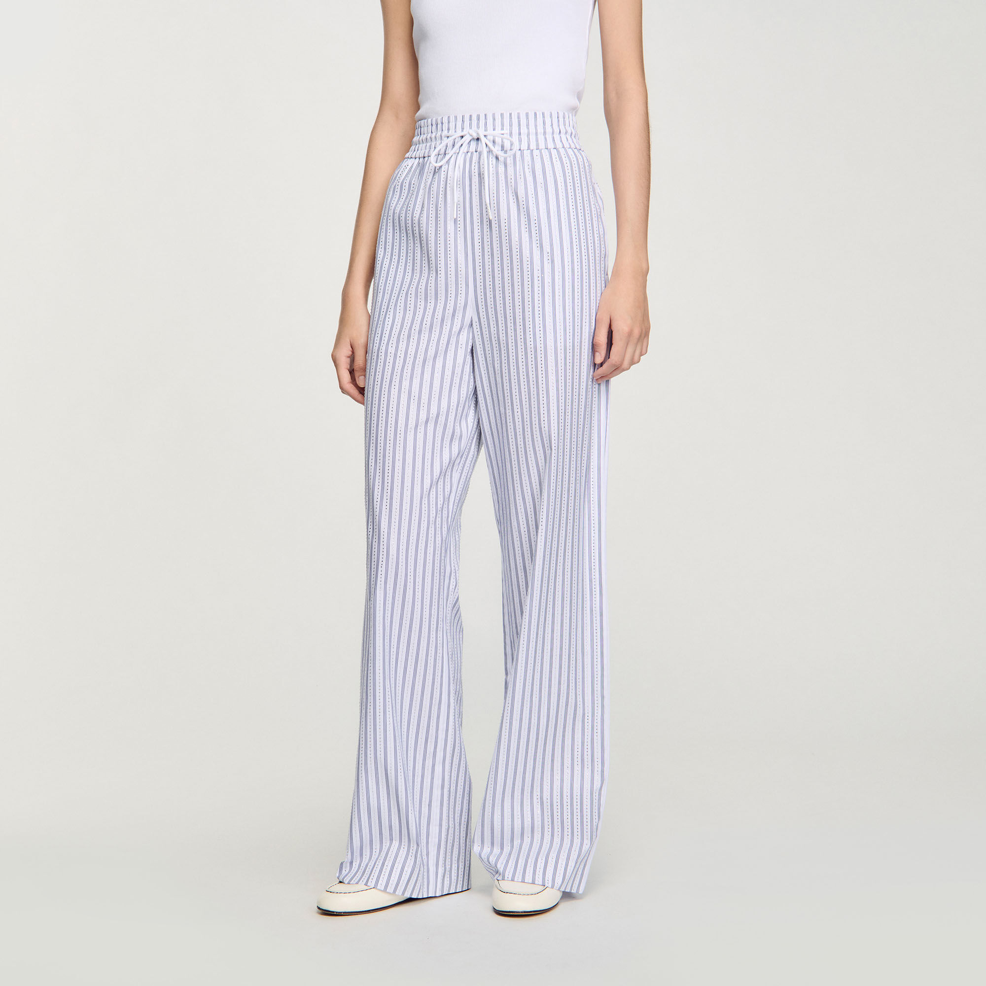 Broek met strepen en steentjes
