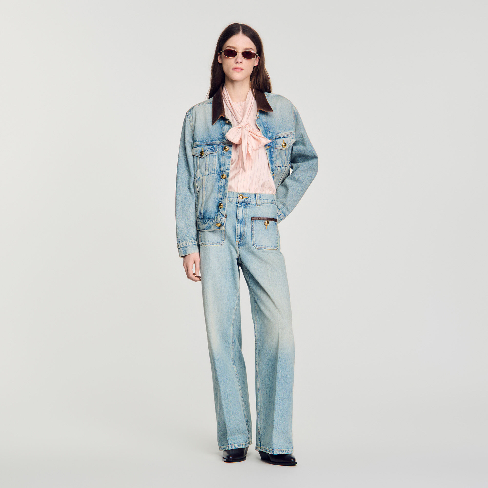 Rechte jeans met leren details