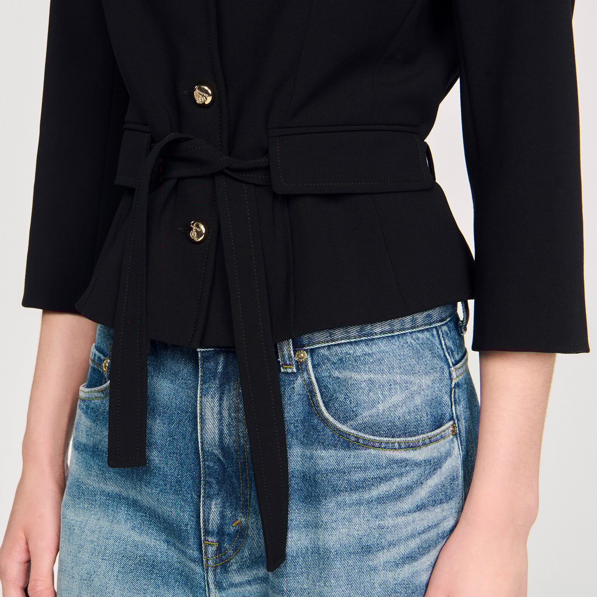Korte getailleerde blazer