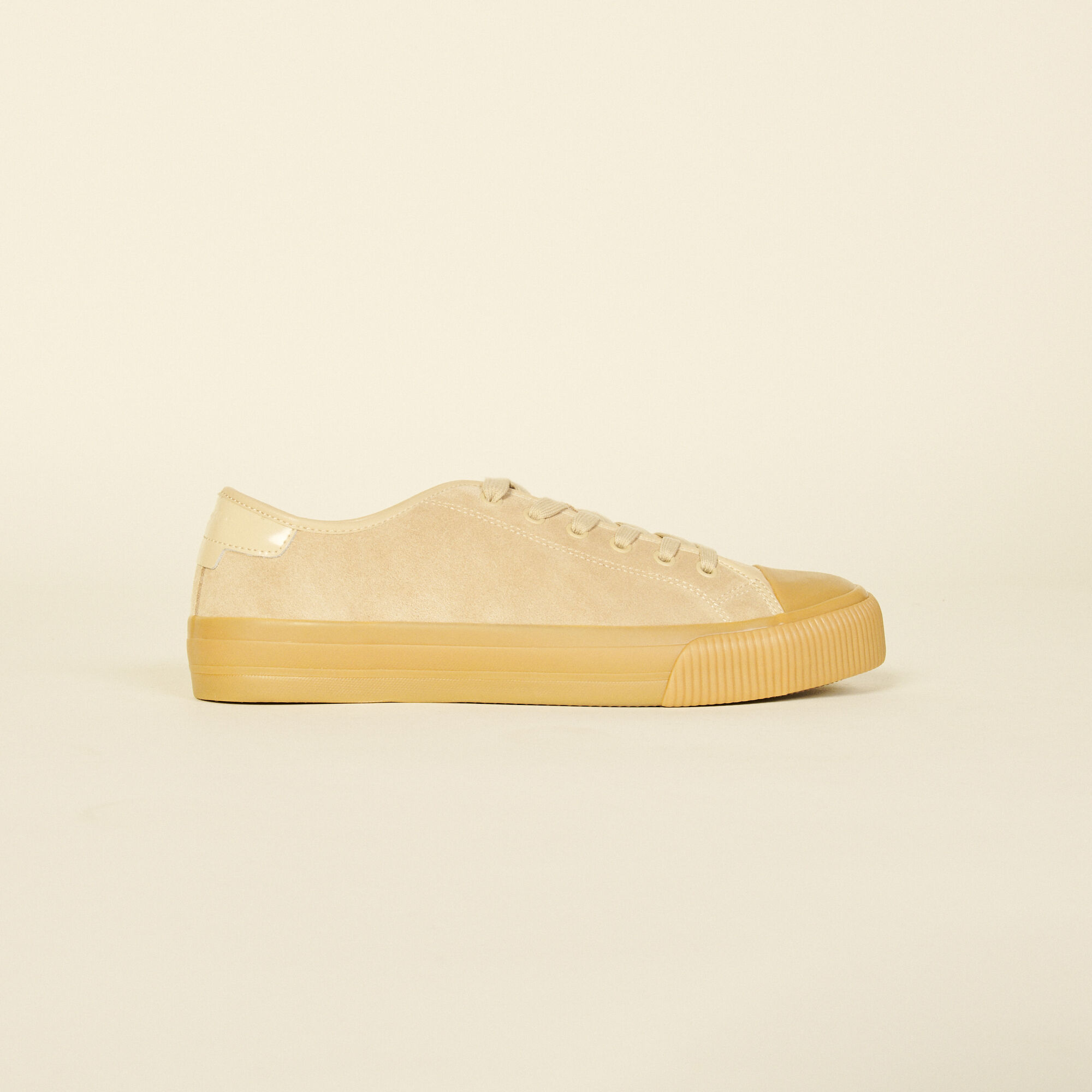 Lage sneaker van splitleer