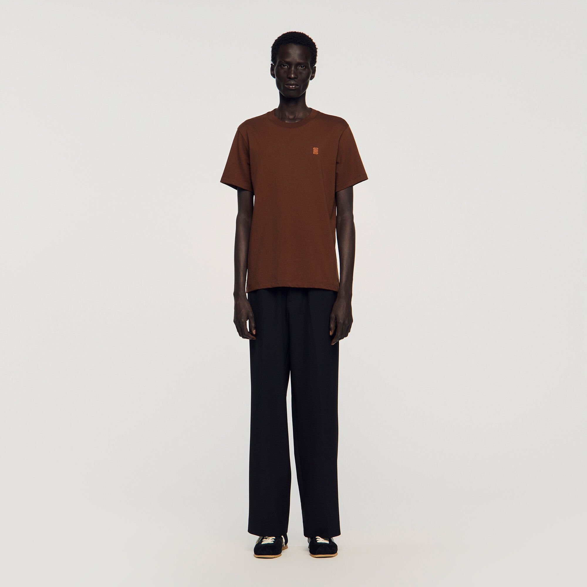 T-shirt met leren logo