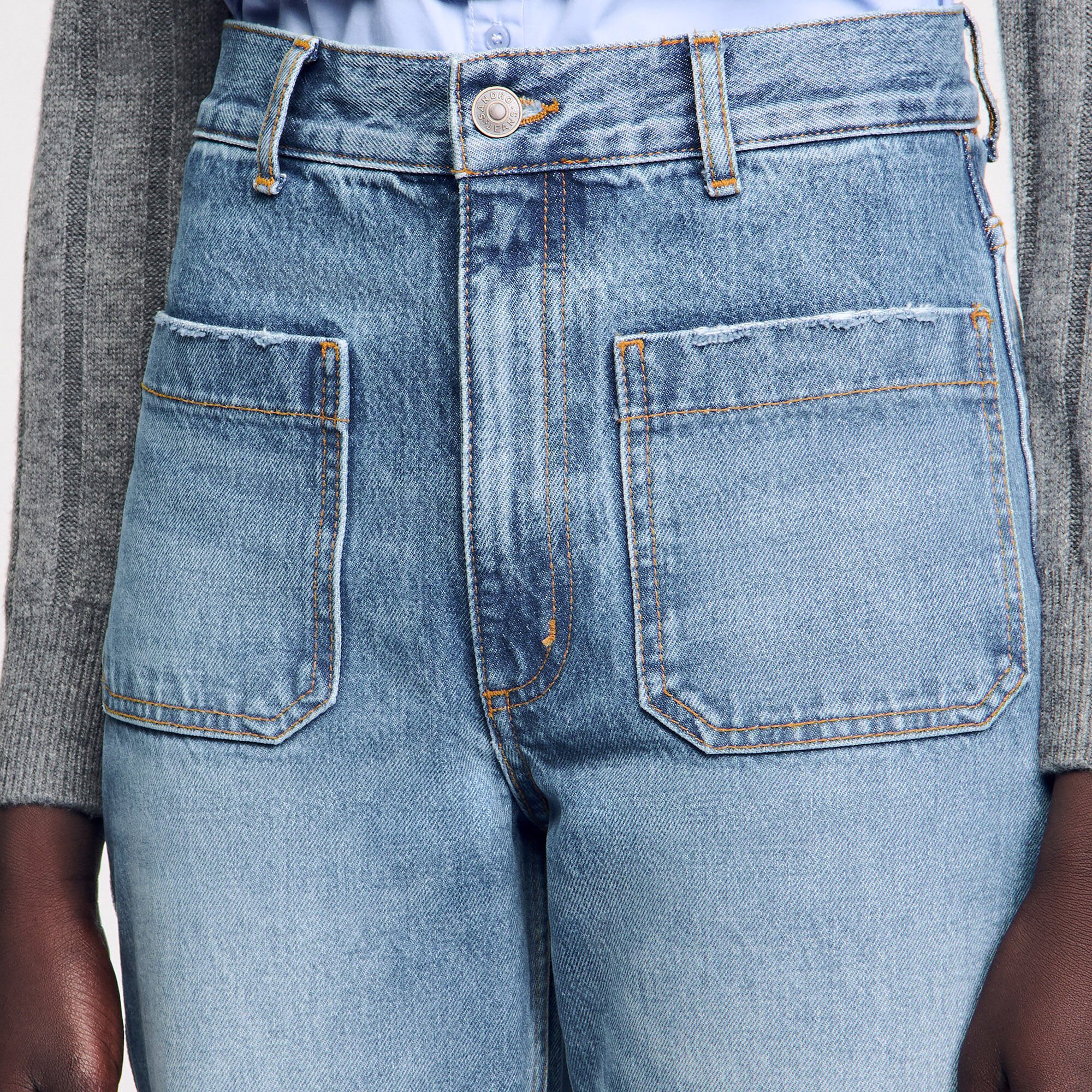 Verbleekte wijd uitlopende jeans
