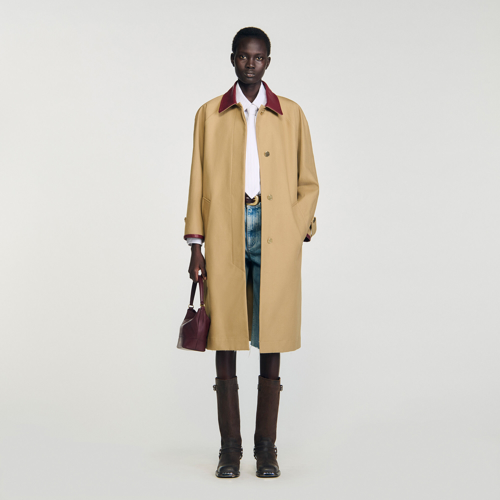 Lange trench met leren kraag