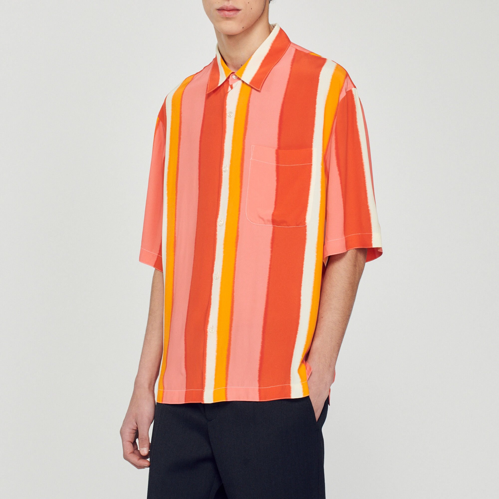 Soepelvallende strepenblouse, korte mouw