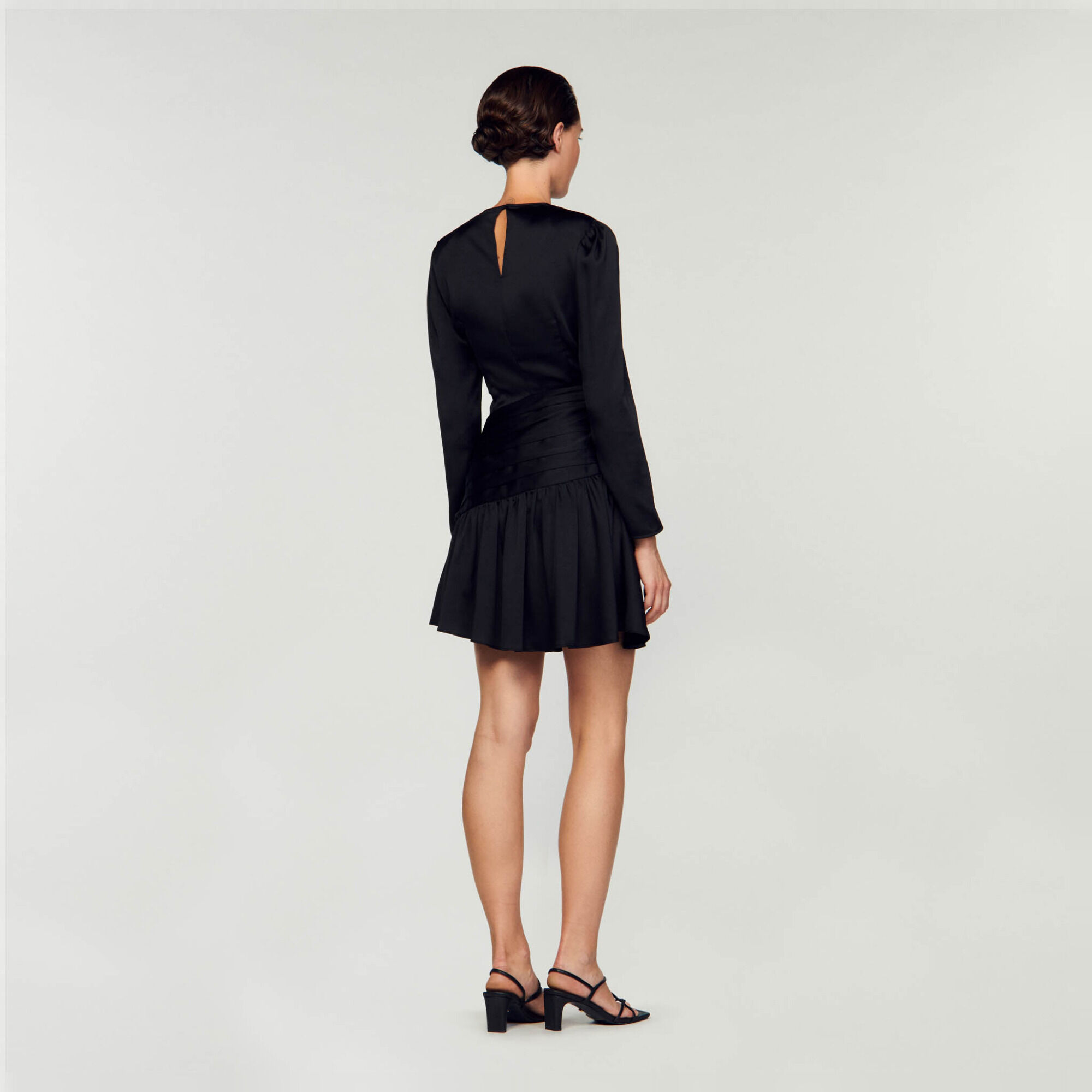 Korte gedrapeerde jurk