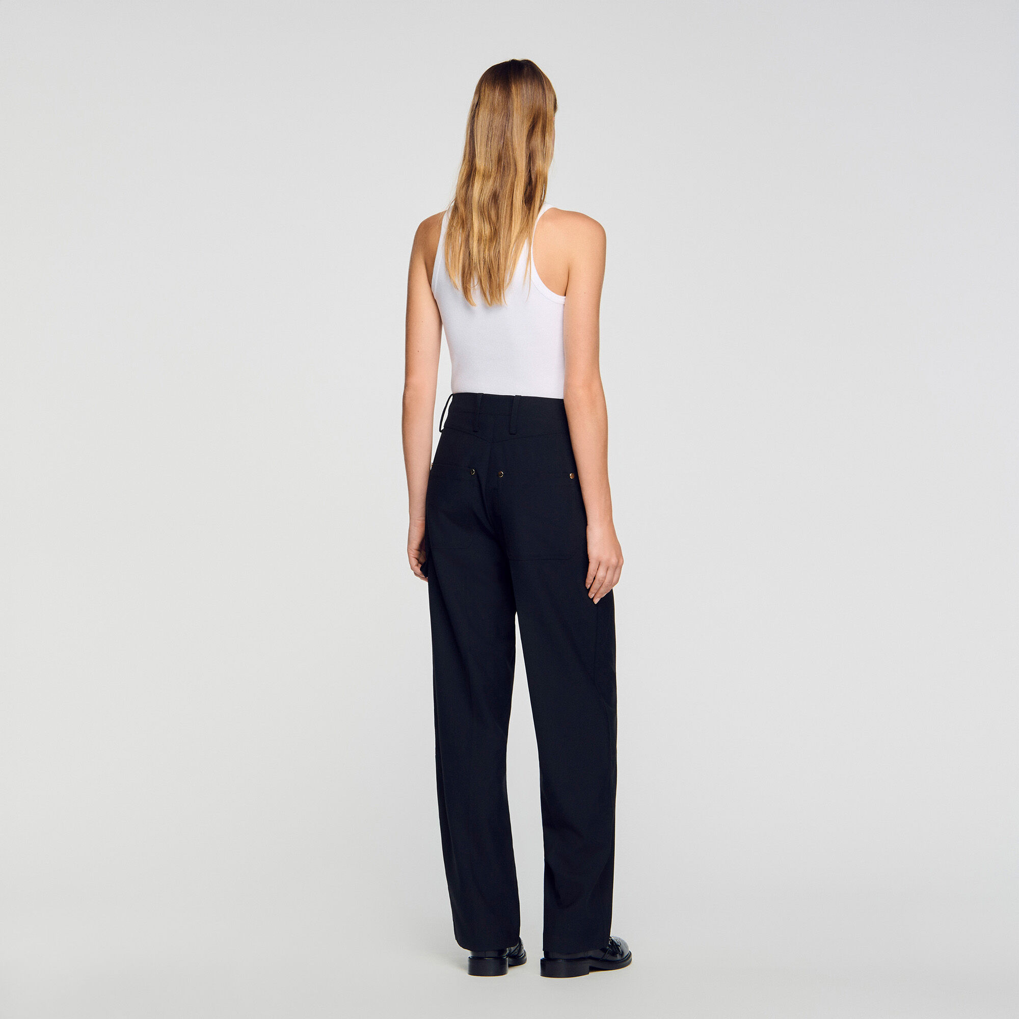 Lichte broek met klinknagels