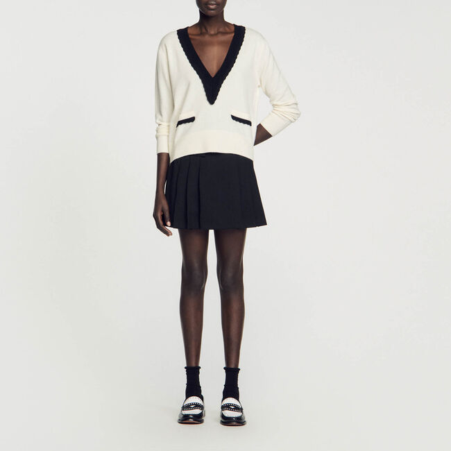 Tweekleurige trui met V-hals