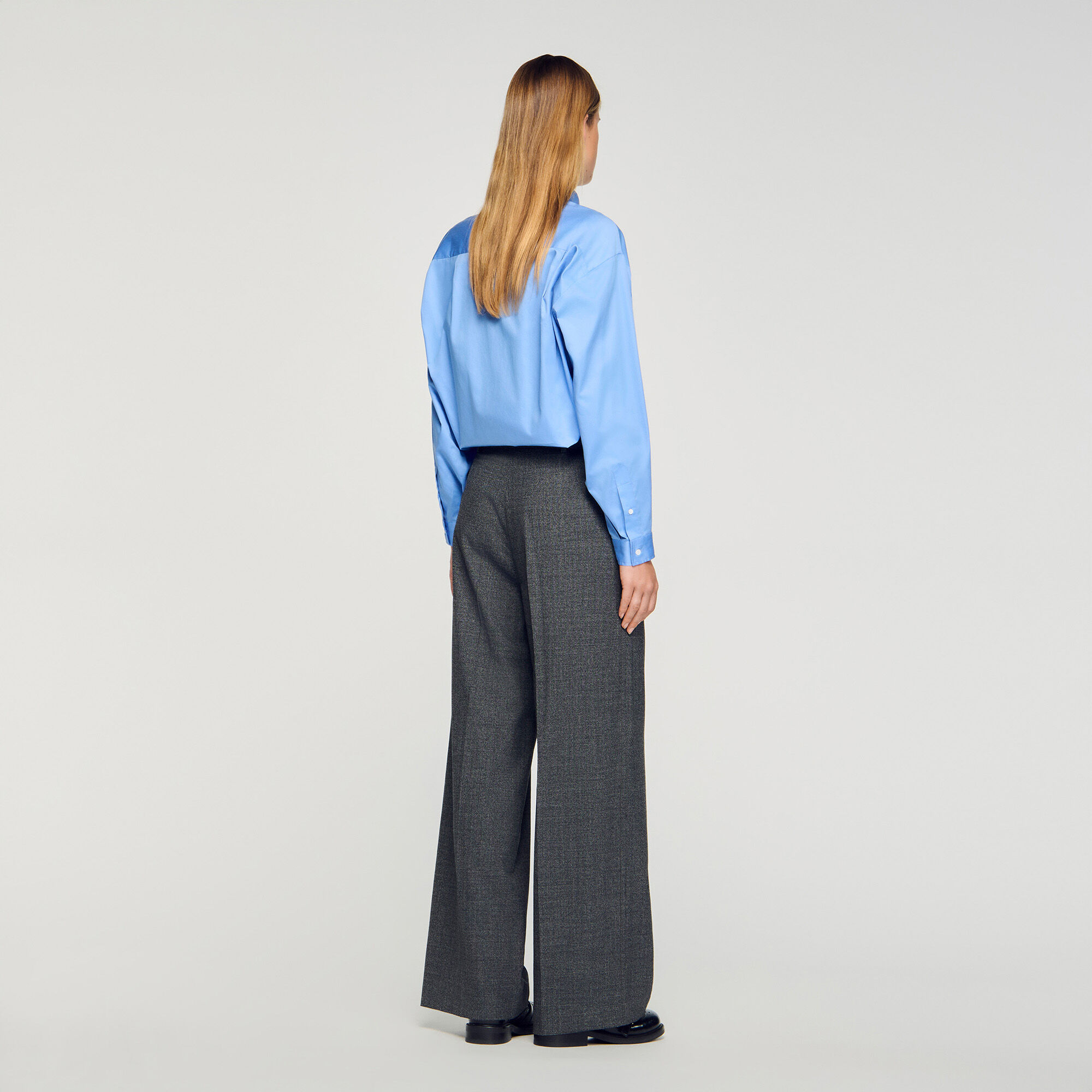 Rechte en wijde pantalon