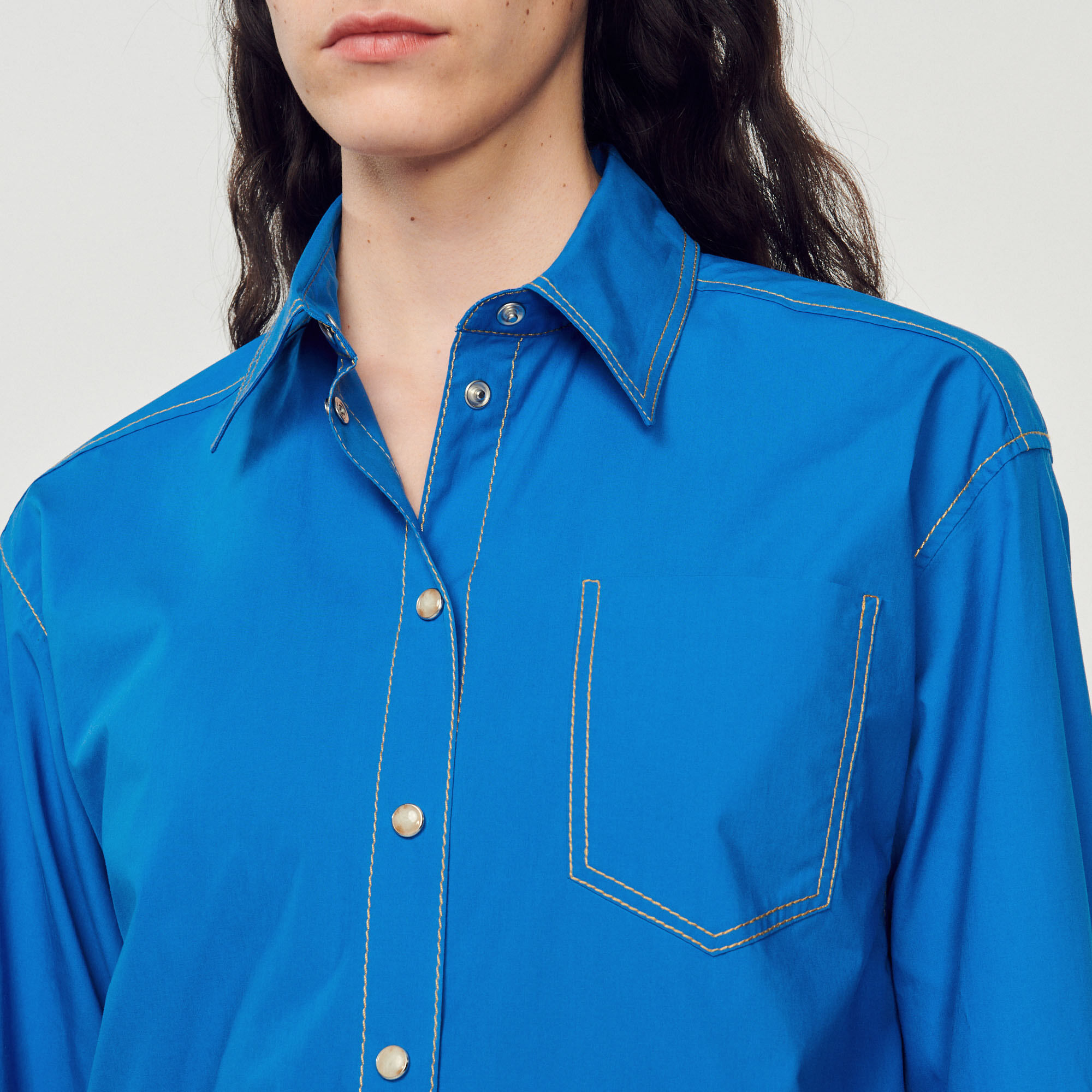 Blouse met sierstiksels