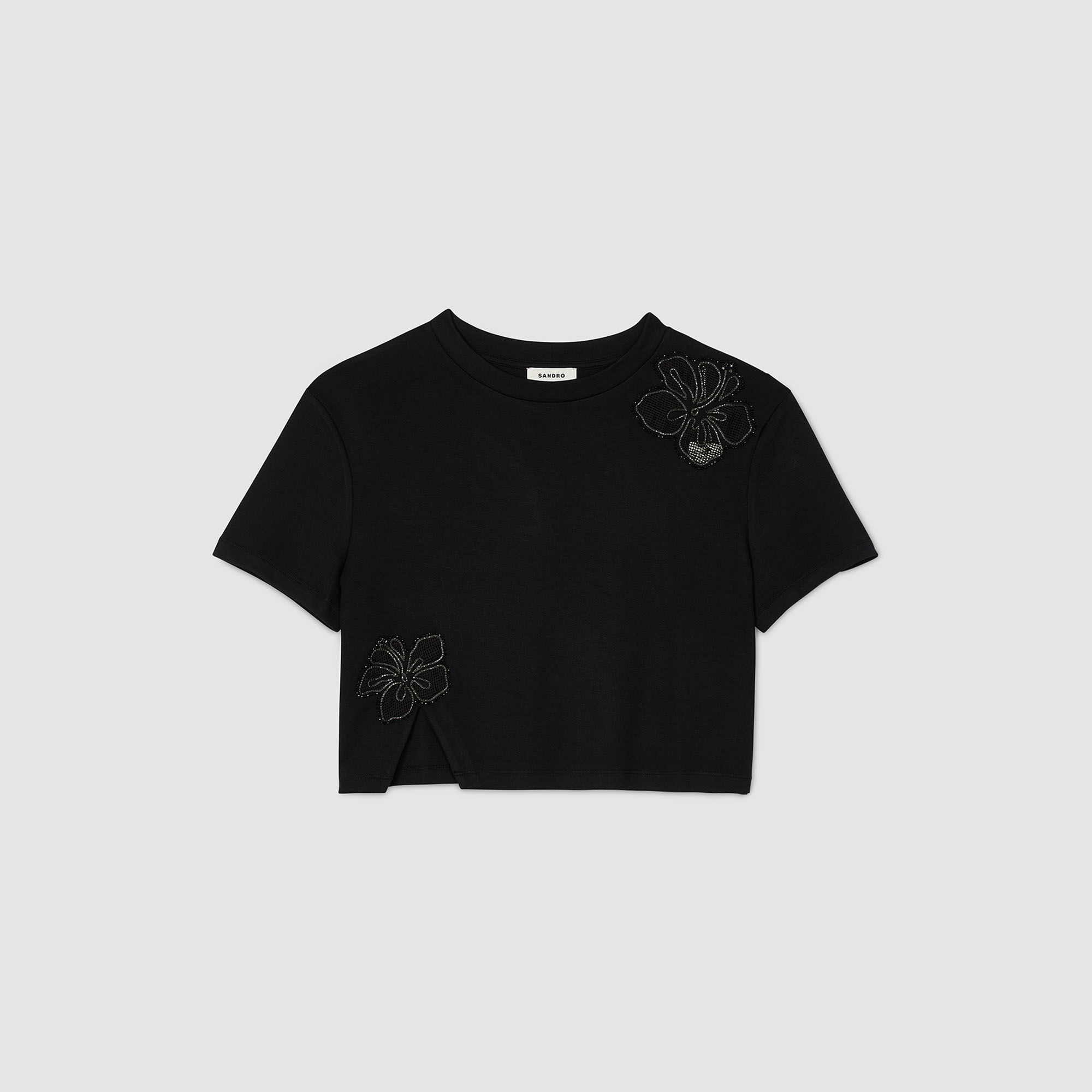 T-shirt geborduurde bloem
