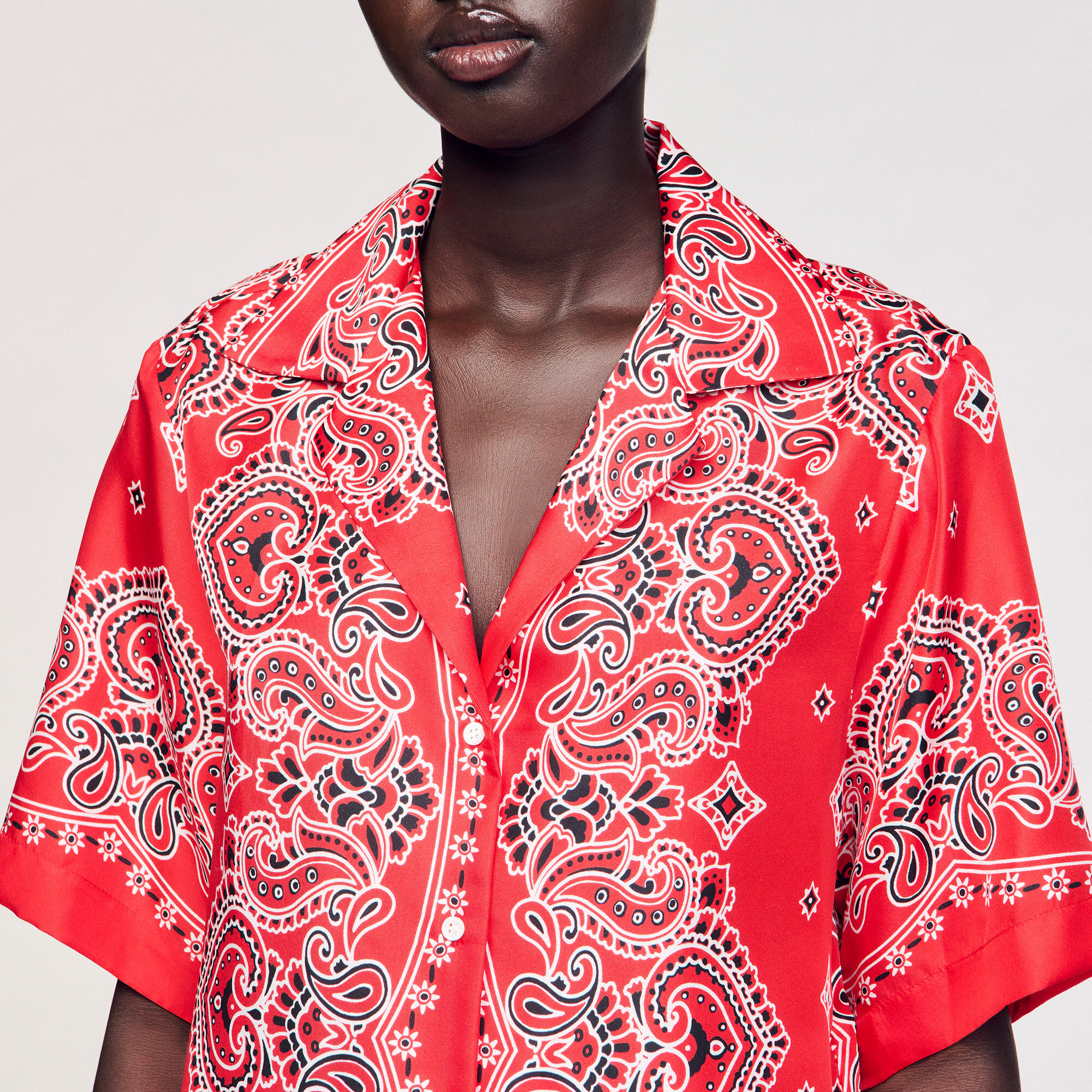 Overhemdblouse bandana print