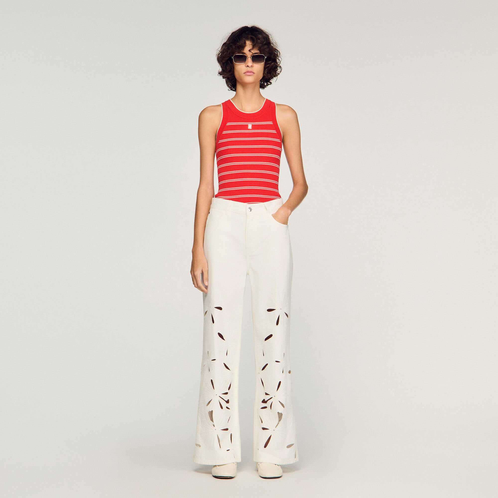 Wijdvallende geborduurde jeans