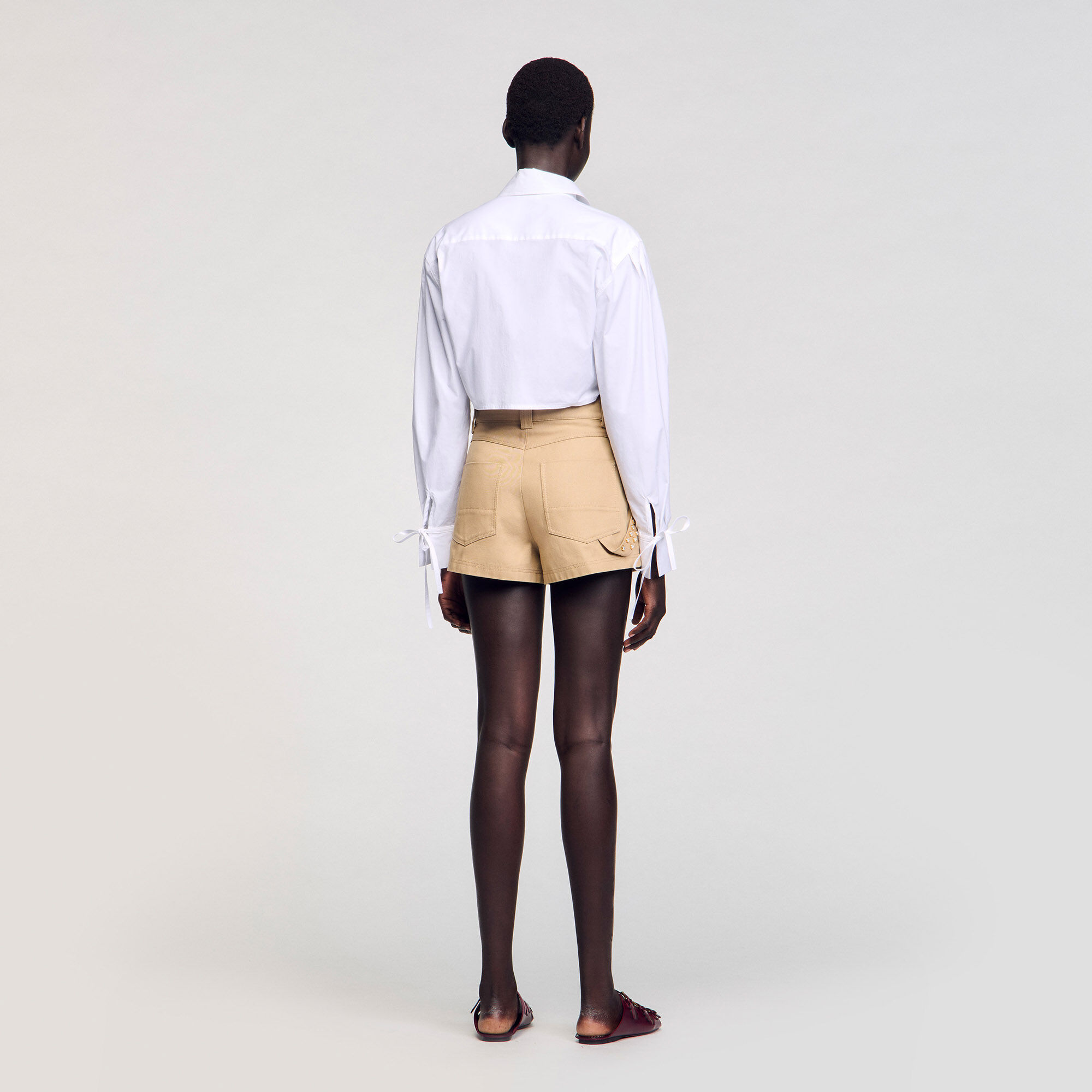 Overhemdblouse met plastron van kant