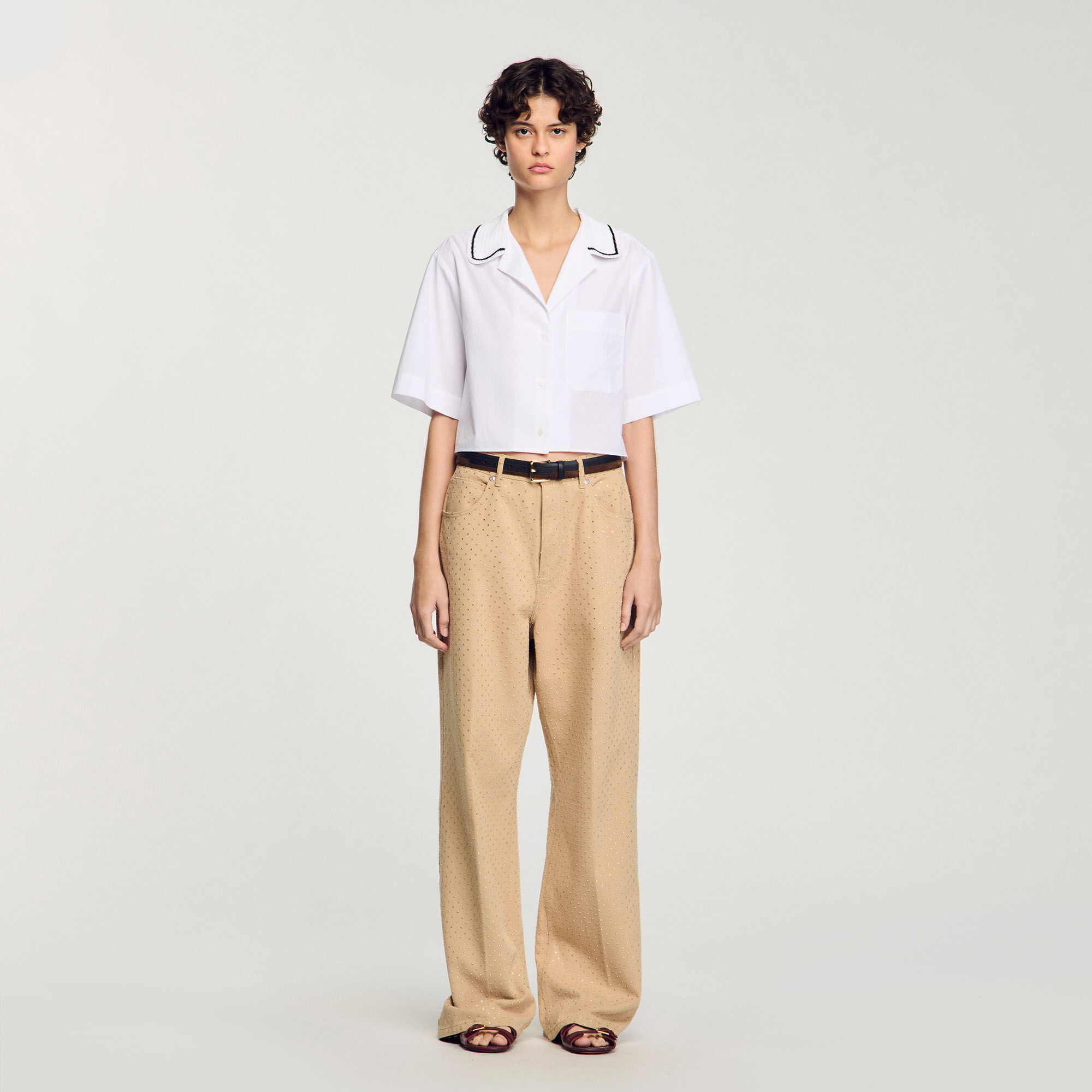 Overhemdblouse met gehaakte kraag