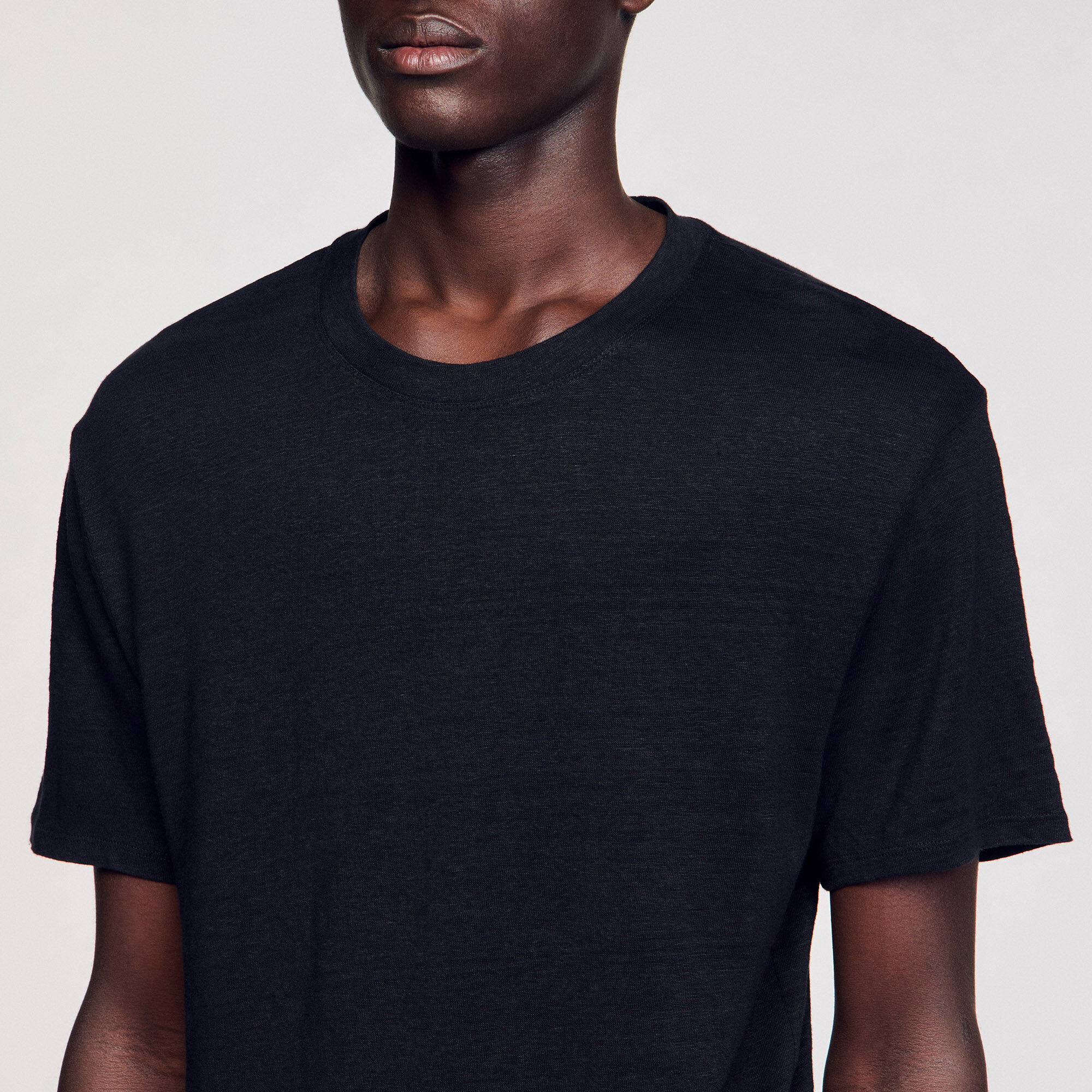 T-shirt van gecertificeerd linnen