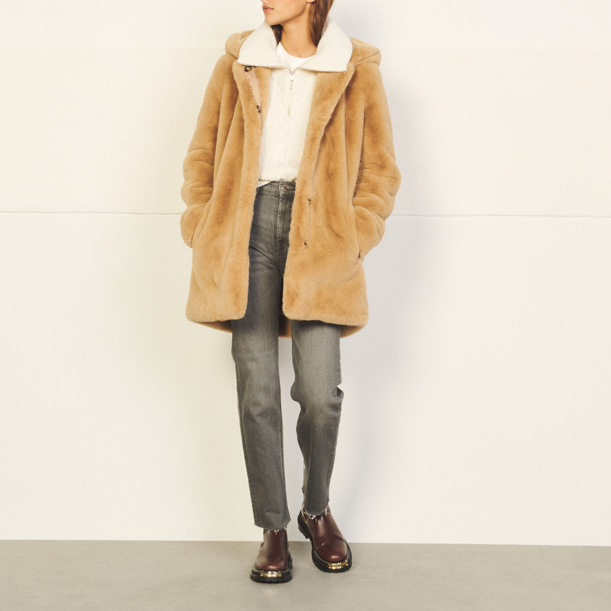 Faux fur coat SFPOU00196 Camel Alle selectie Sandro Parijs